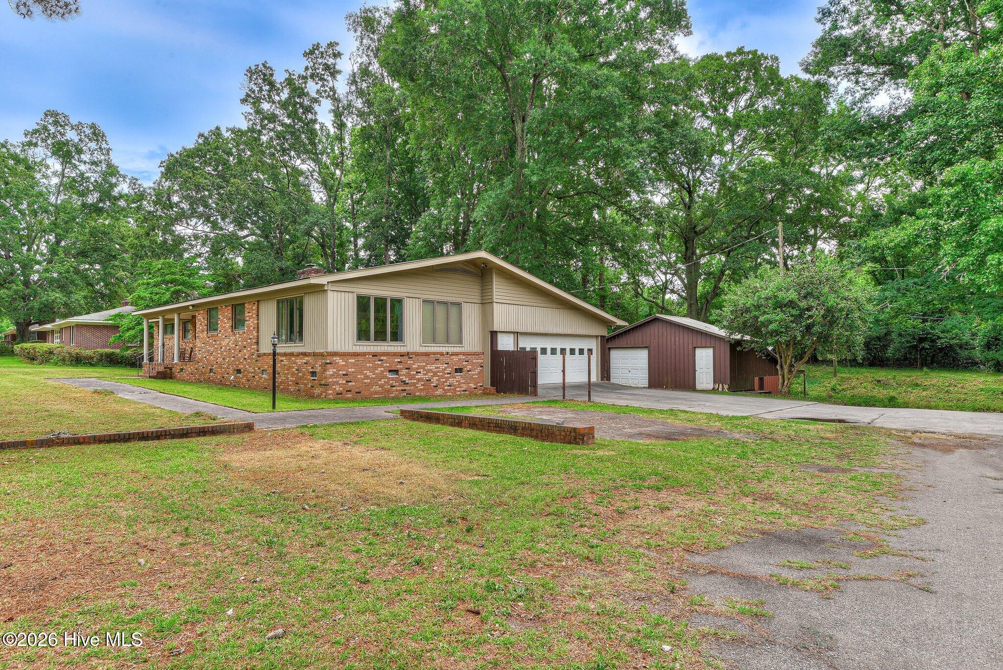 809 Woodside Drive Property Photo 3