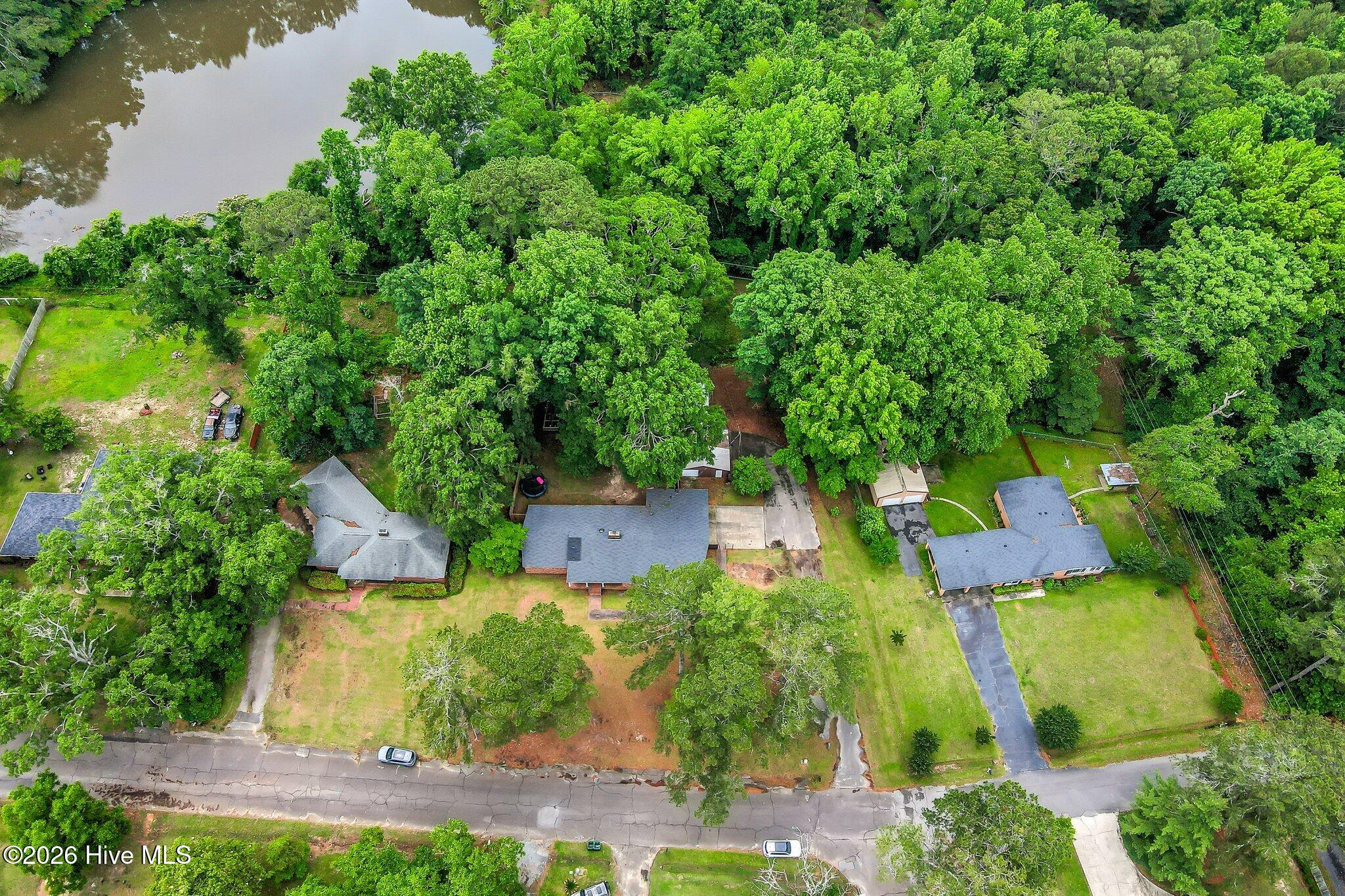 809 Woodside Drive Property Photo 6