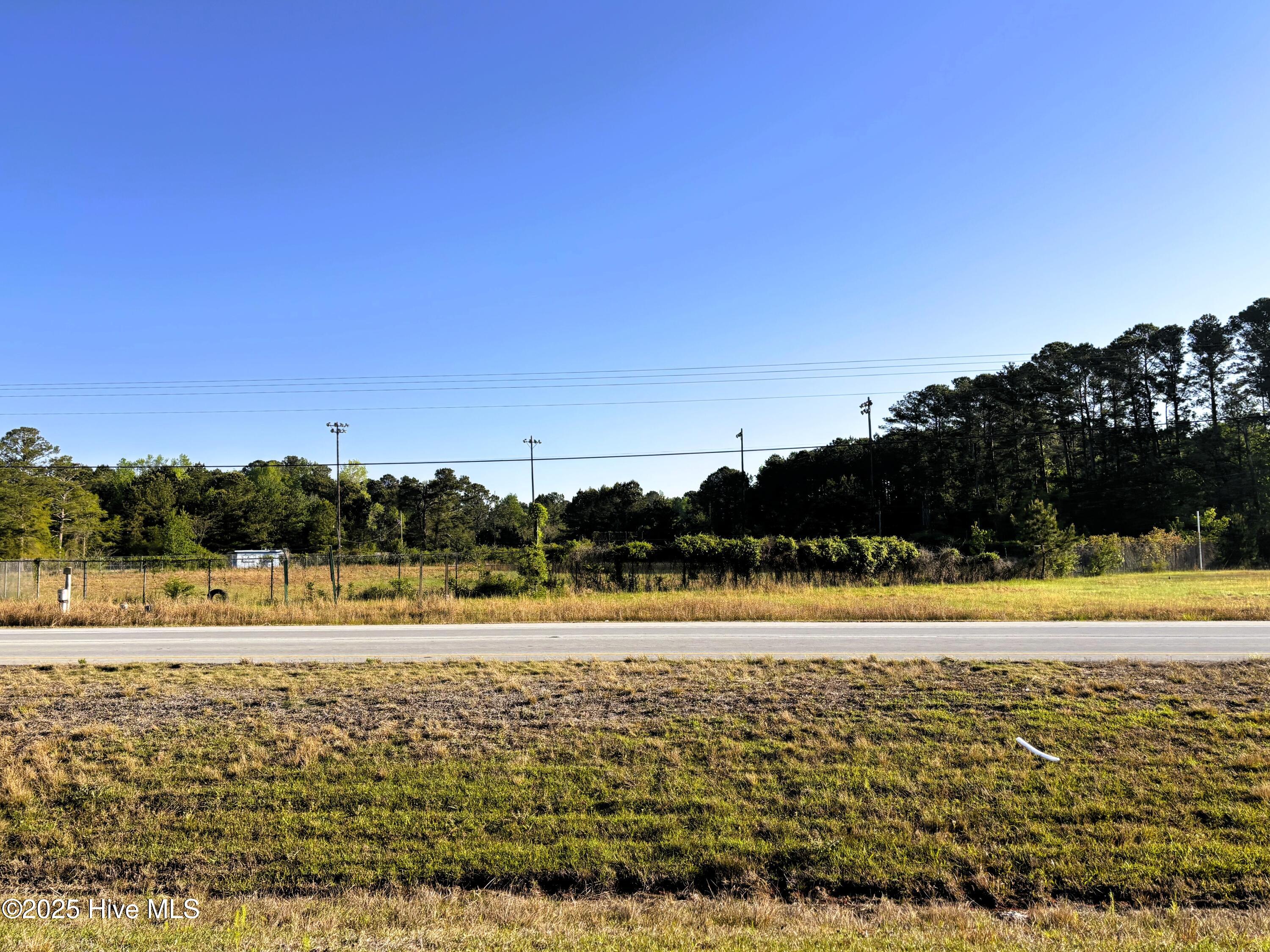 657 Freedom Way Property Photo 3