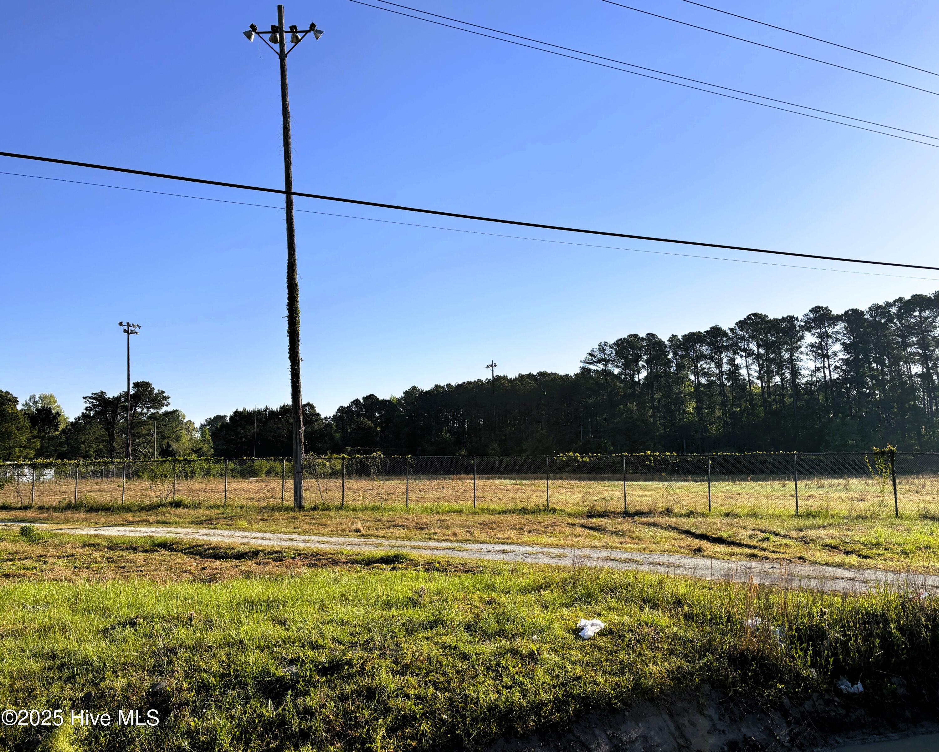 657 Freedom Way Property Photo 7
