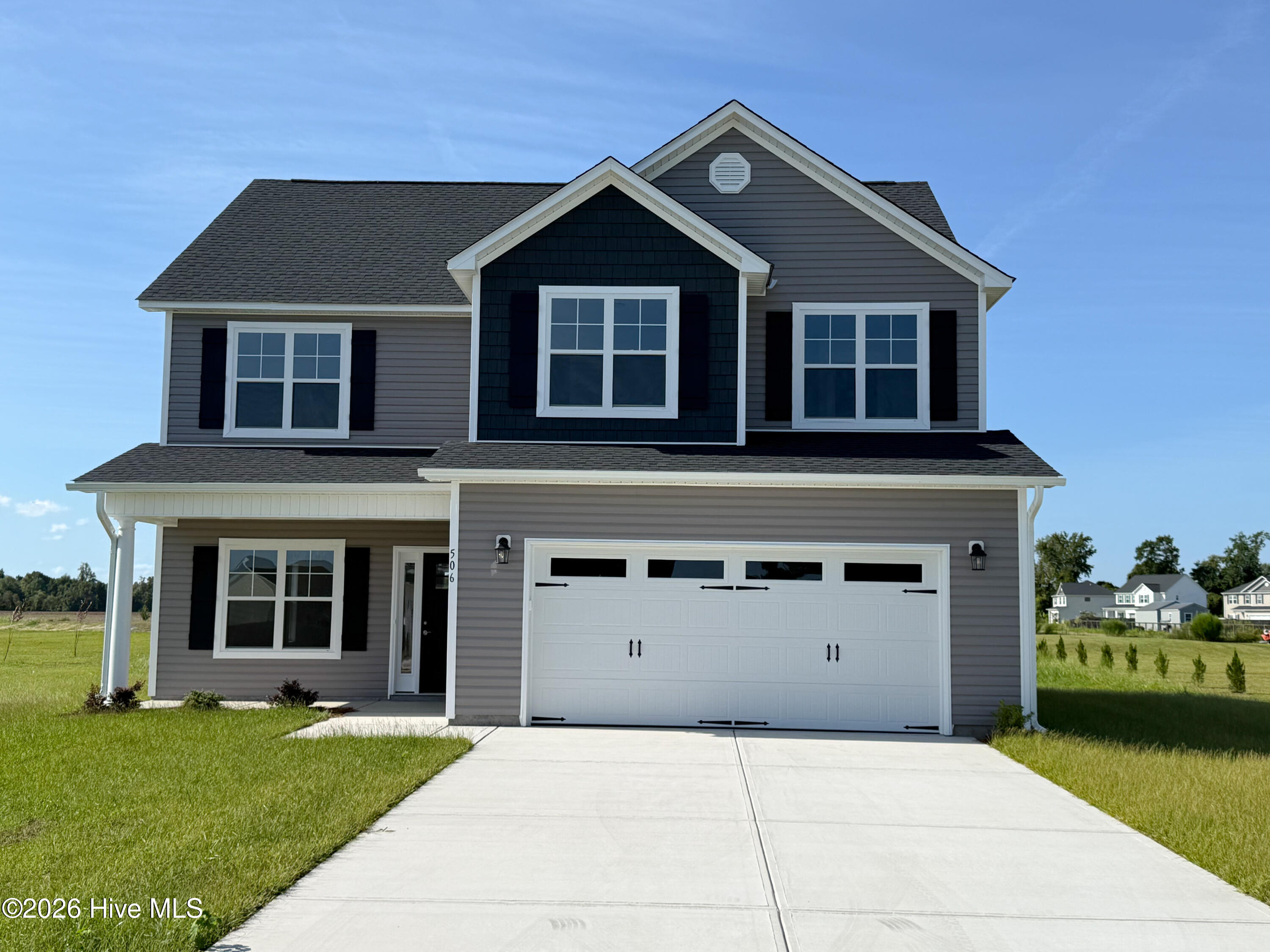 506 E Black Water Lane Property Photo 1