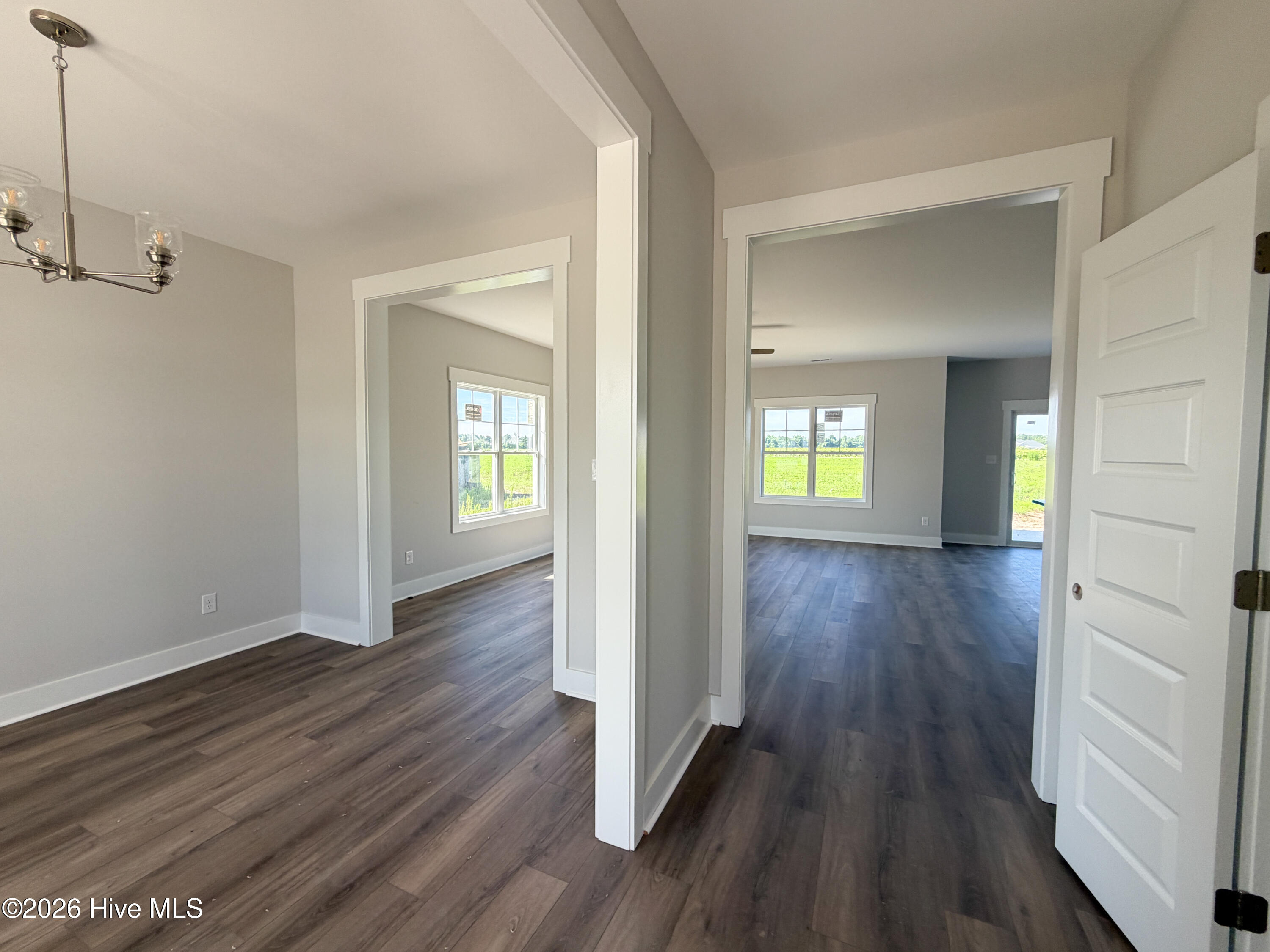 506 E Black Water Lane Property Photo 2