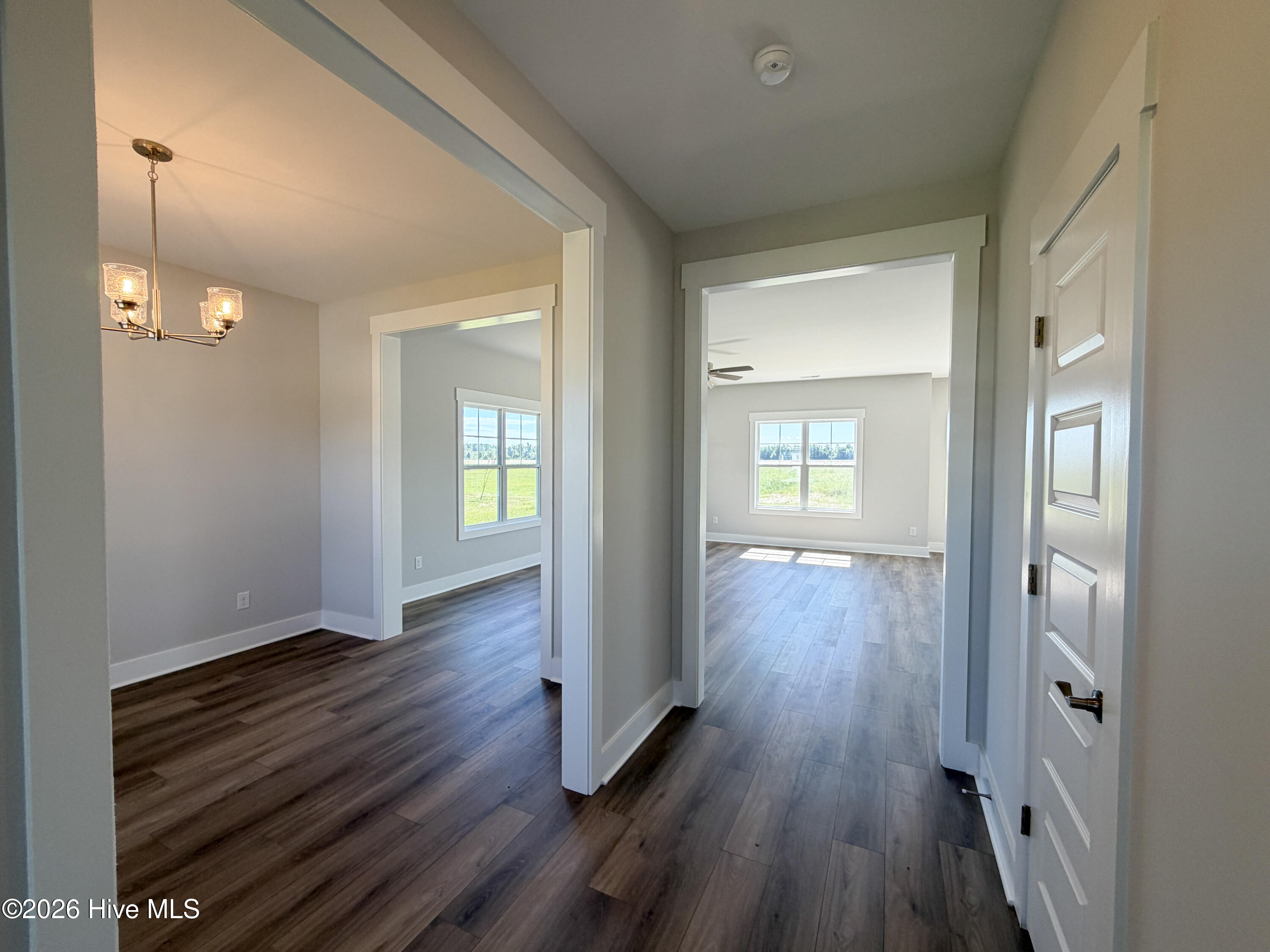 506 E Black Water Lane Property Photo 2