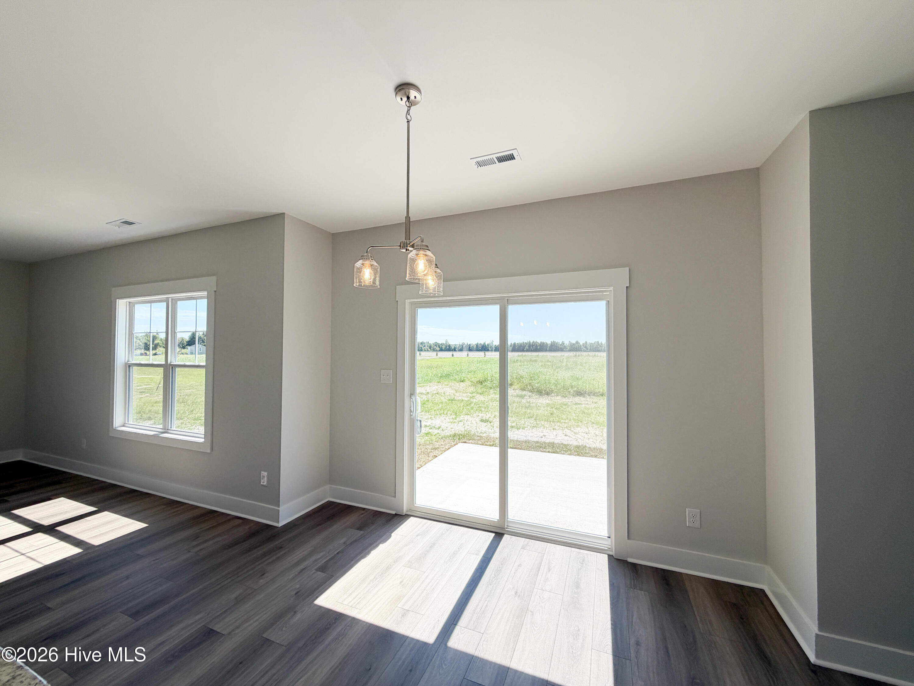 506 E Black Water Lane Property Photo 10