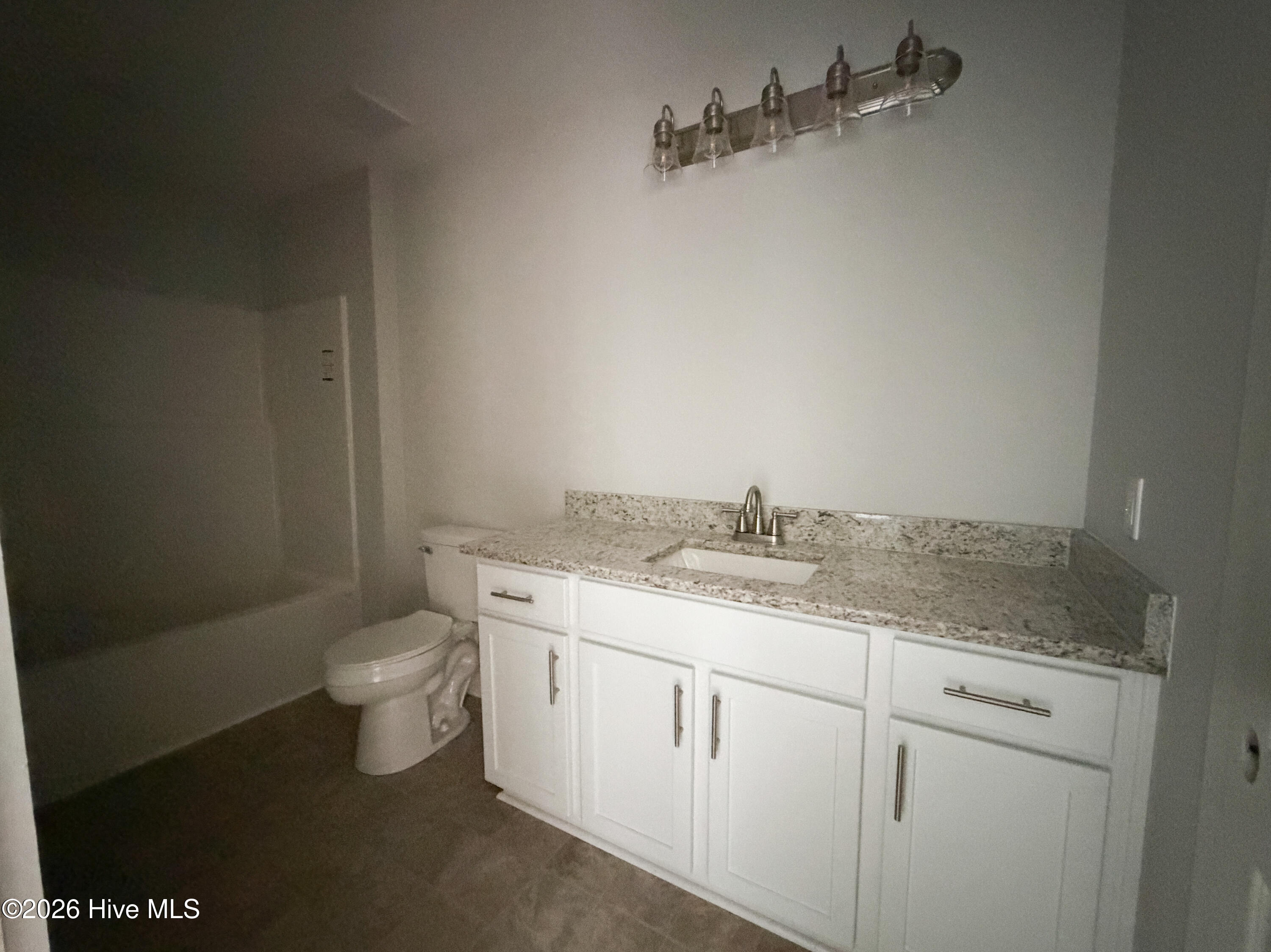 506 E Black Water Lane Property Photo 11