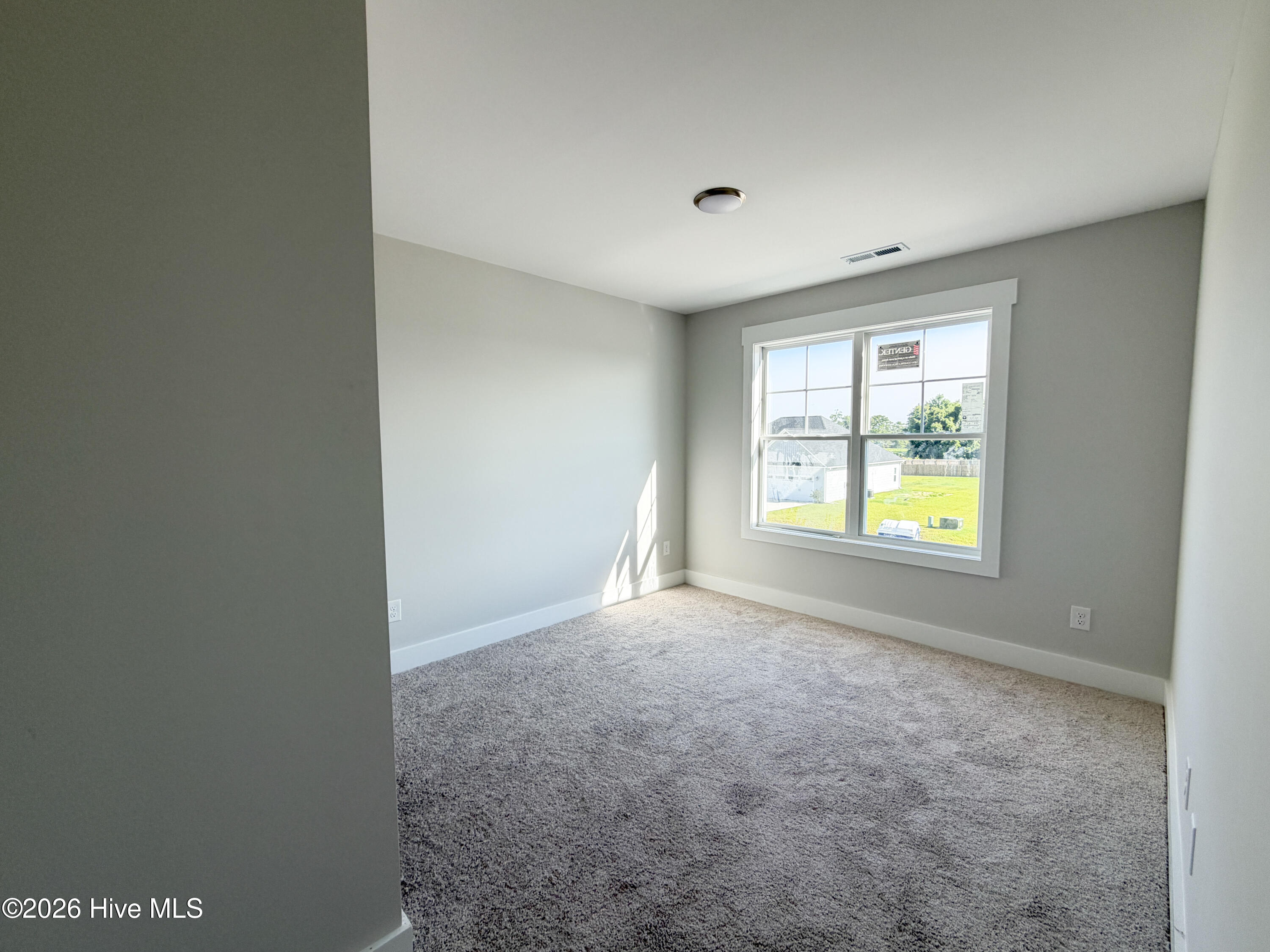 506 E Black Water Lane Property Photo 14