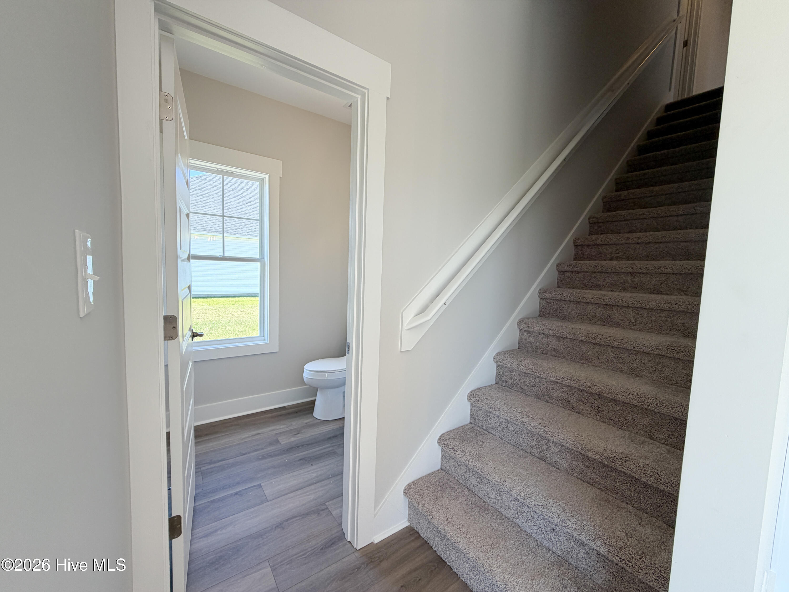 506 E Black Water Lane Property Photo 14