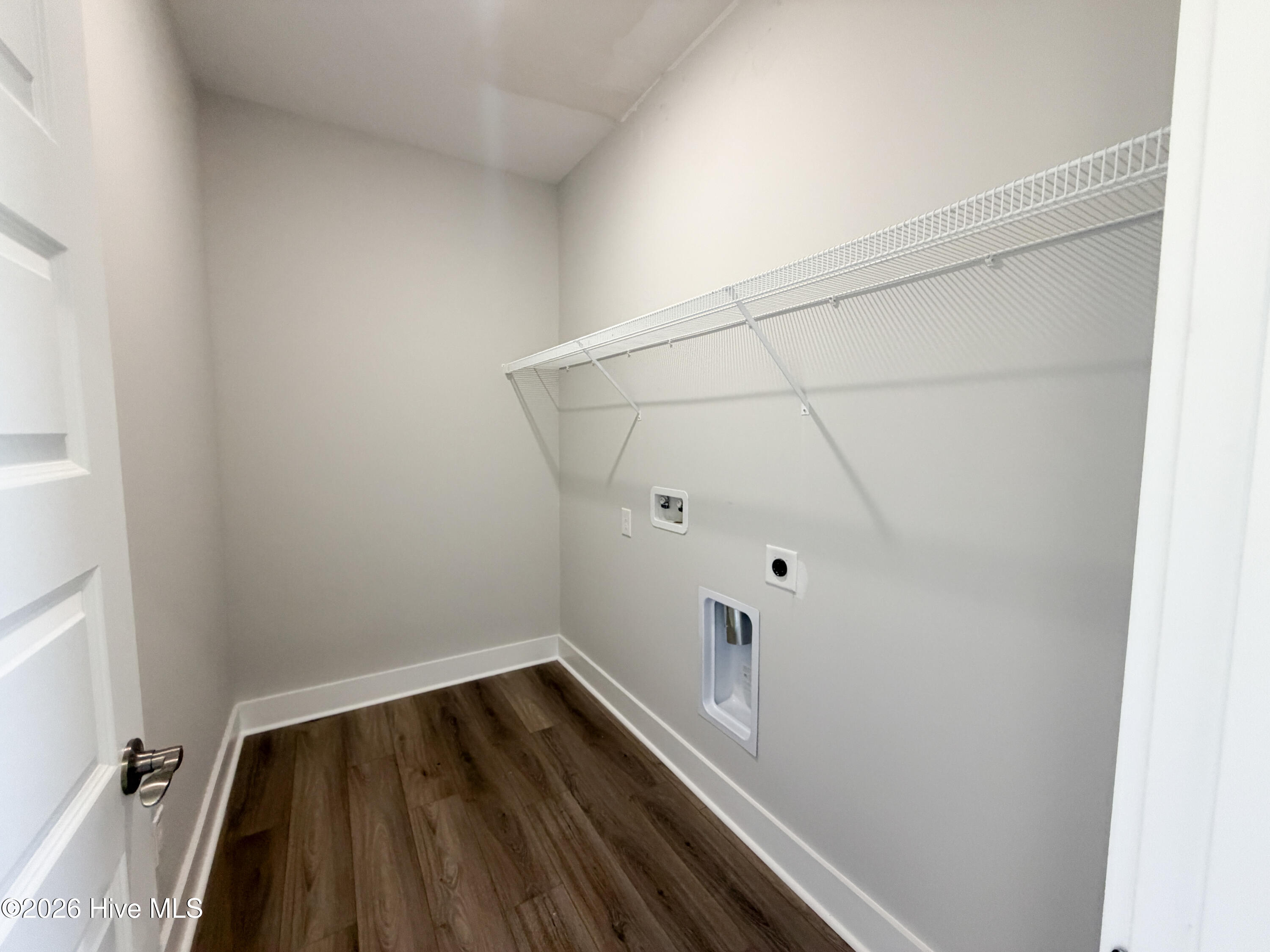 506 E Black Water Lane Property Photo 21