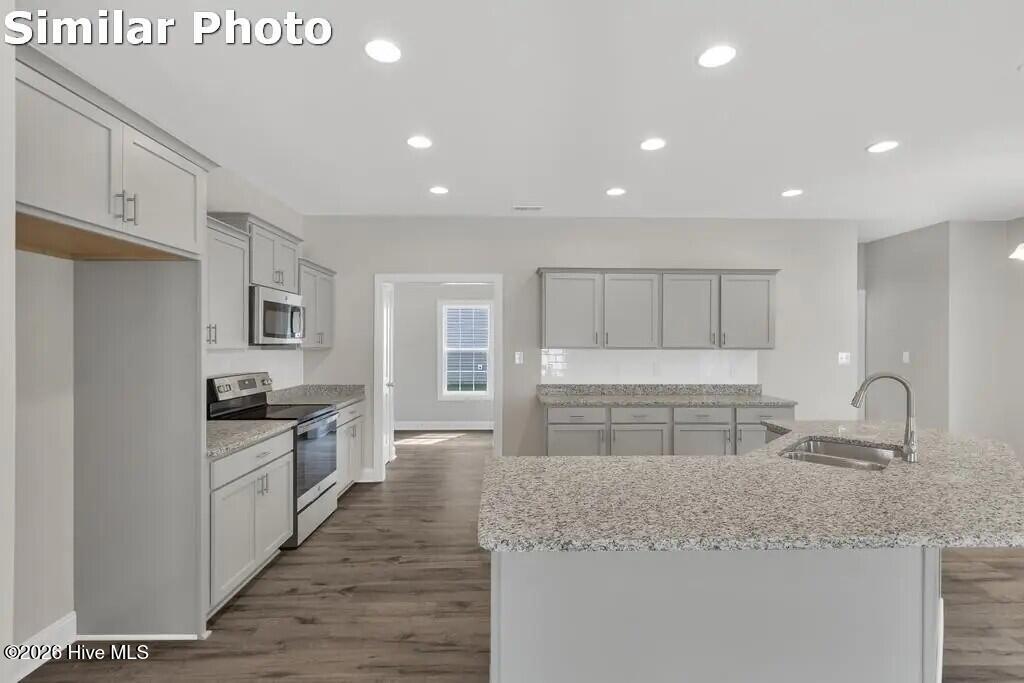 506 E Black Water Lane Property Photo 24
