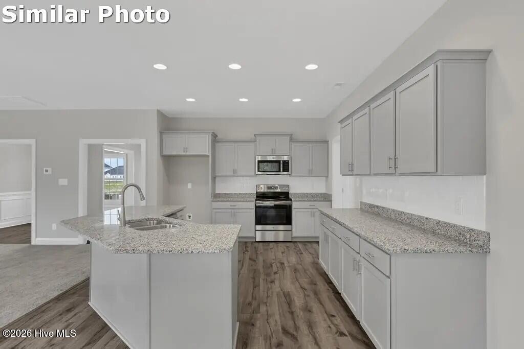 506 E Black Water Lane Property Photo 26
