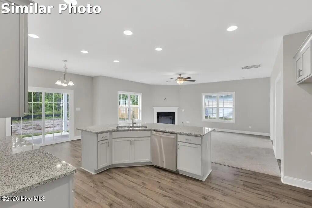 506 E Black Water Lane Property Photo 27