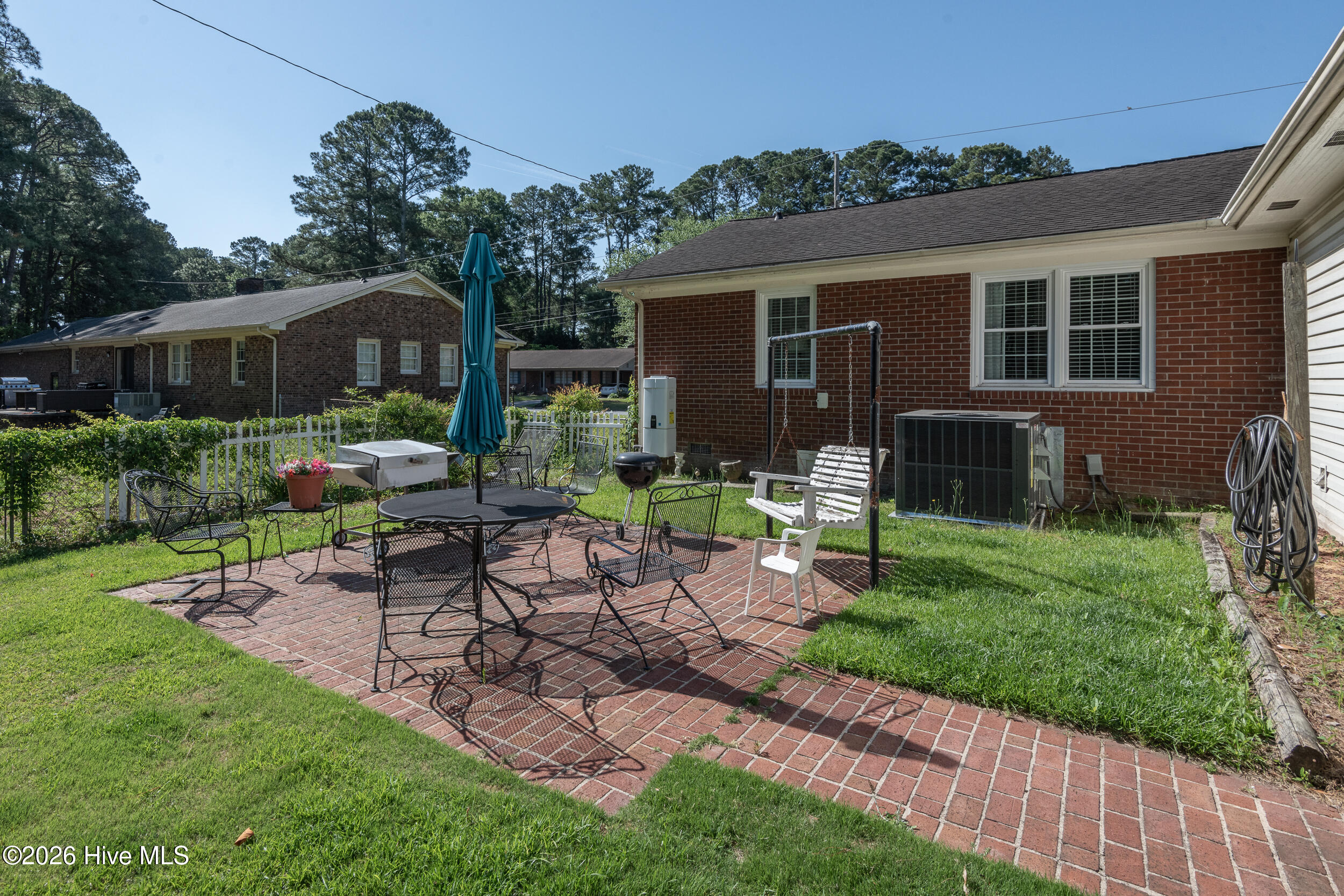 1705 Englewood Drive Property Photo 5