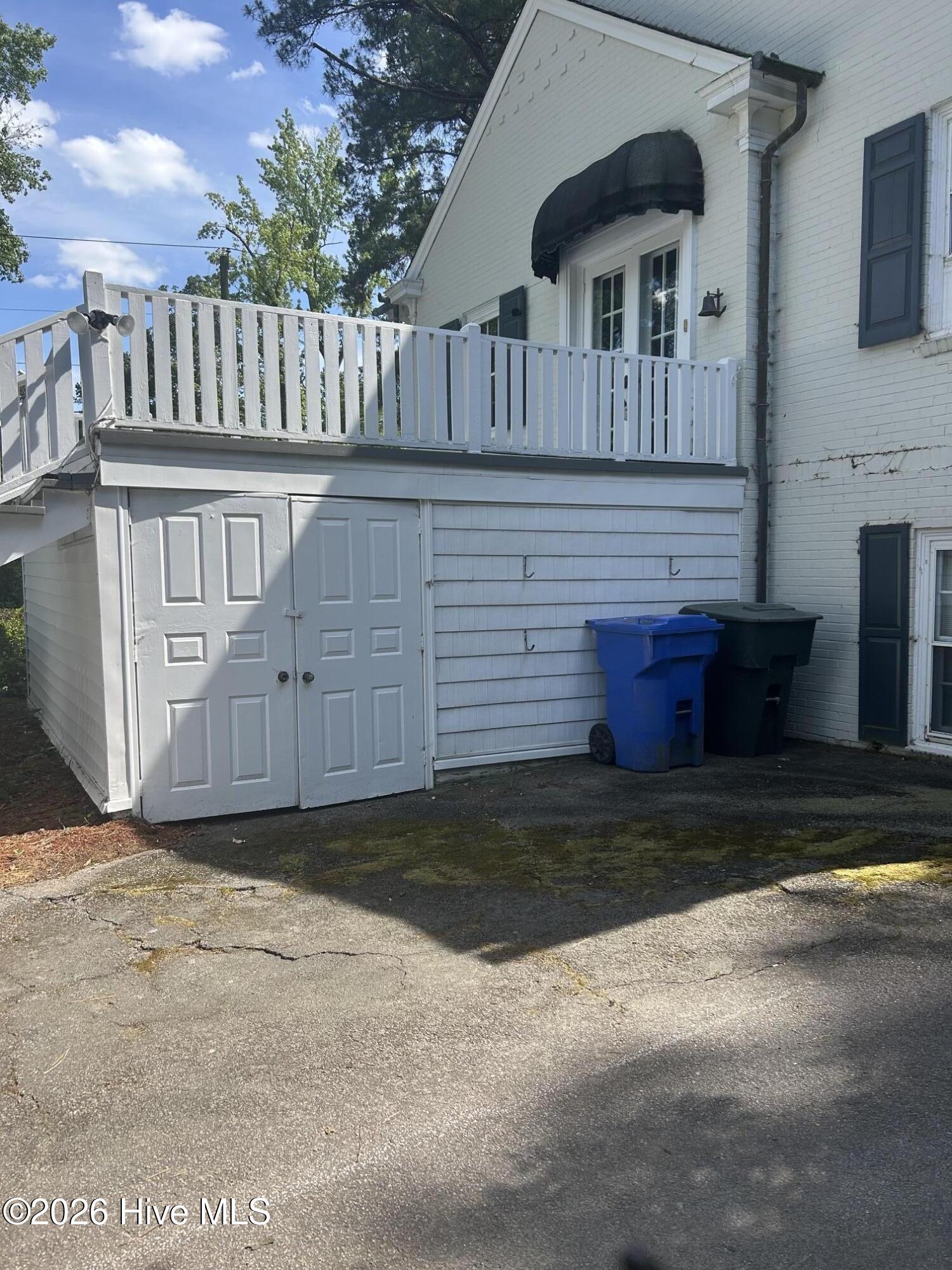400 Clyde Avenue Nw Property Photo 3