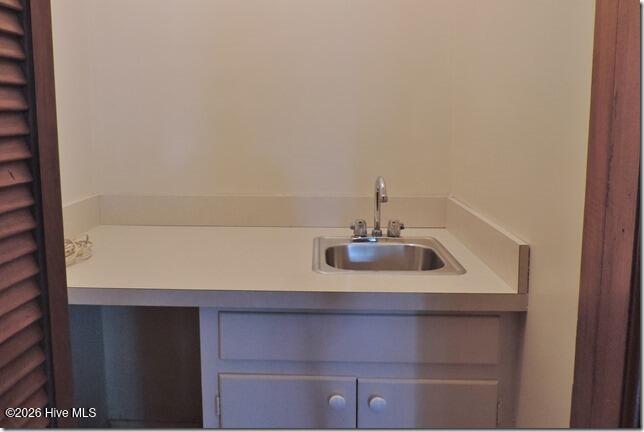 400 Clyde Avenue Nw Property Photo 8