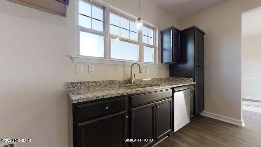 409 Royal Shore Lane Property Photo 10