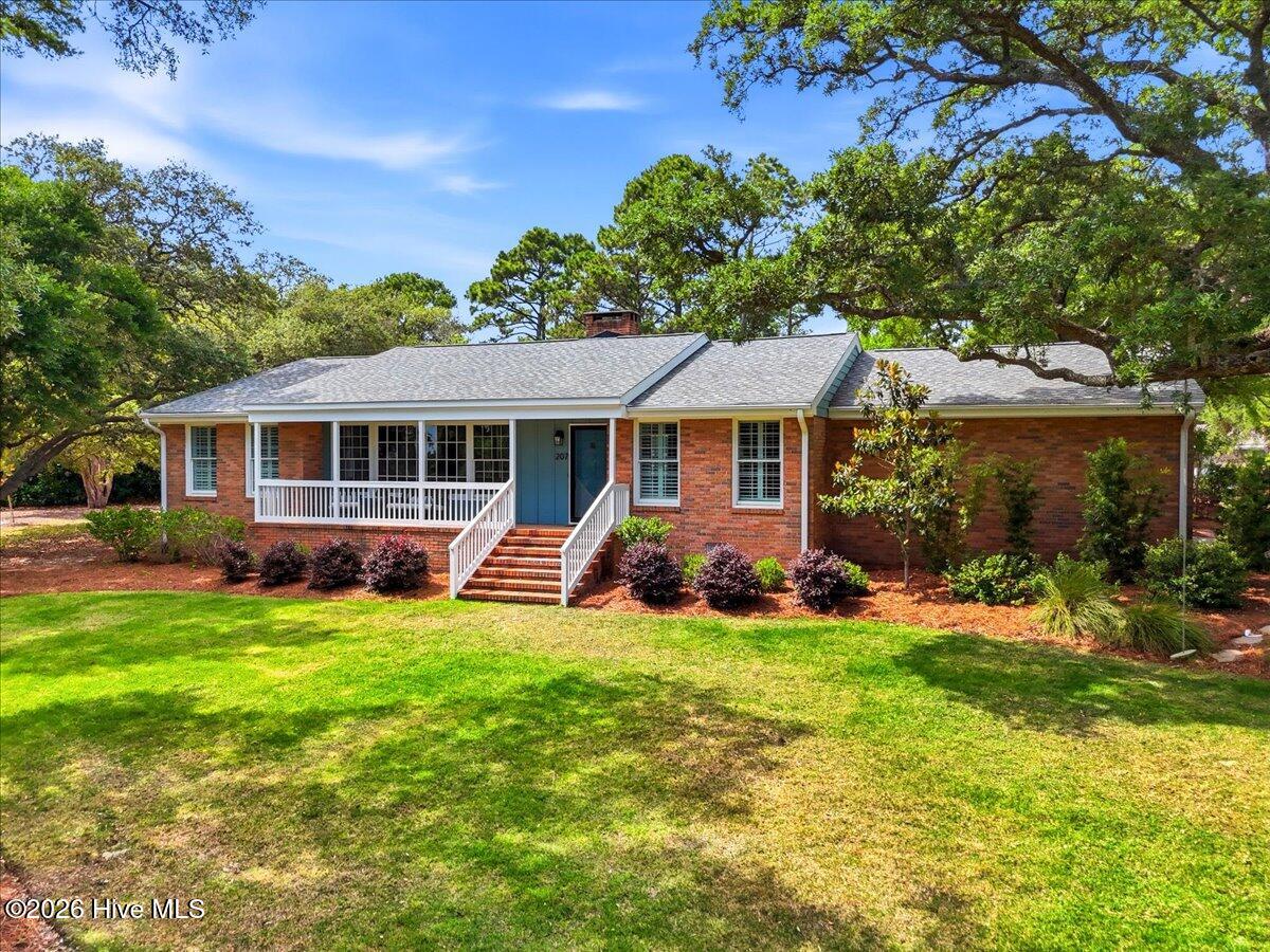 207 River Drive Property Photo 3