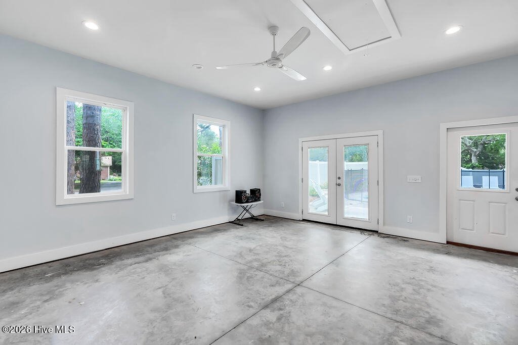 207 River Drive Property Photo 39