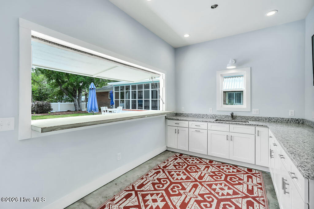 207 River Drive Property Photo 43