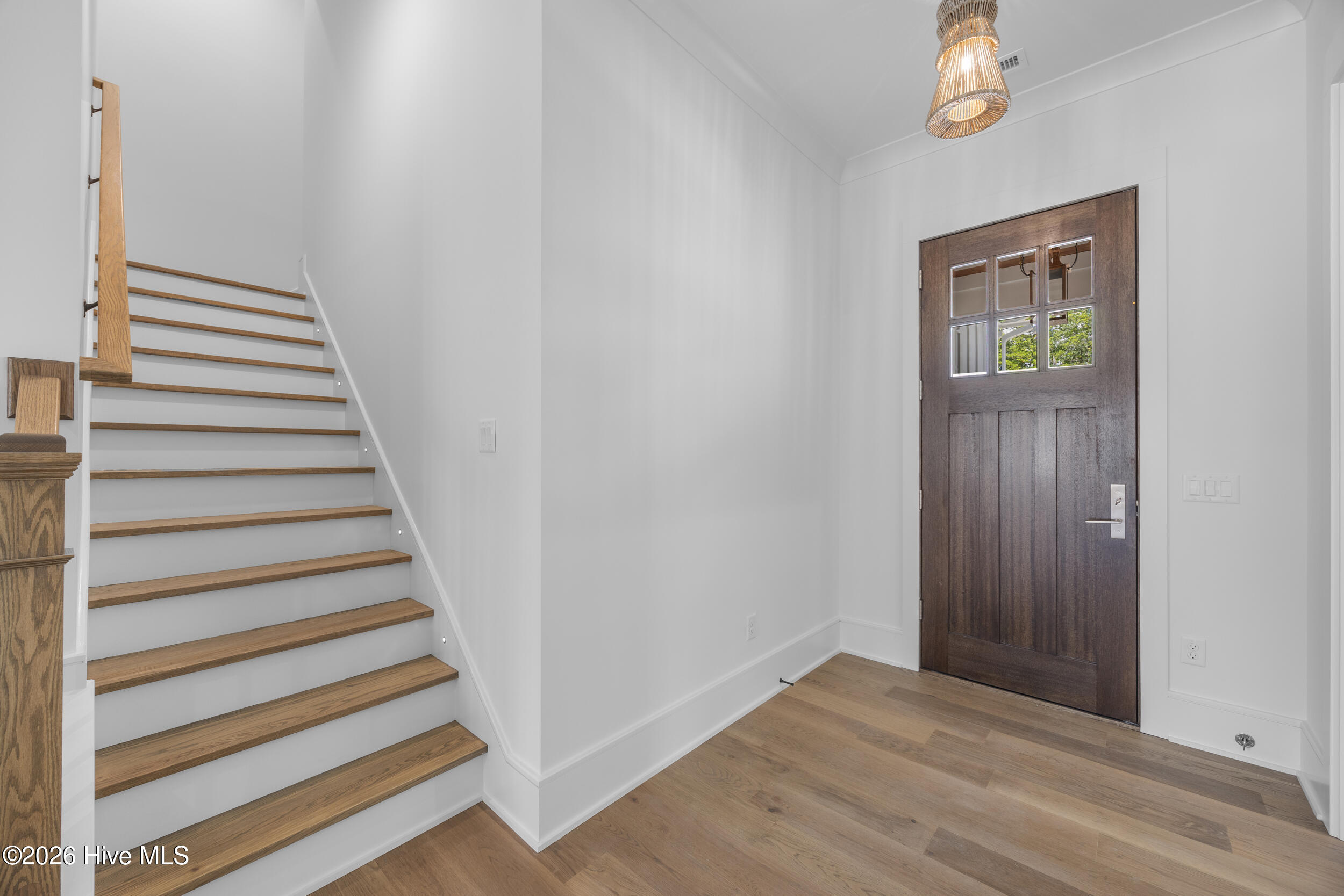 1552 Riverview Terrace Property Photo 8
