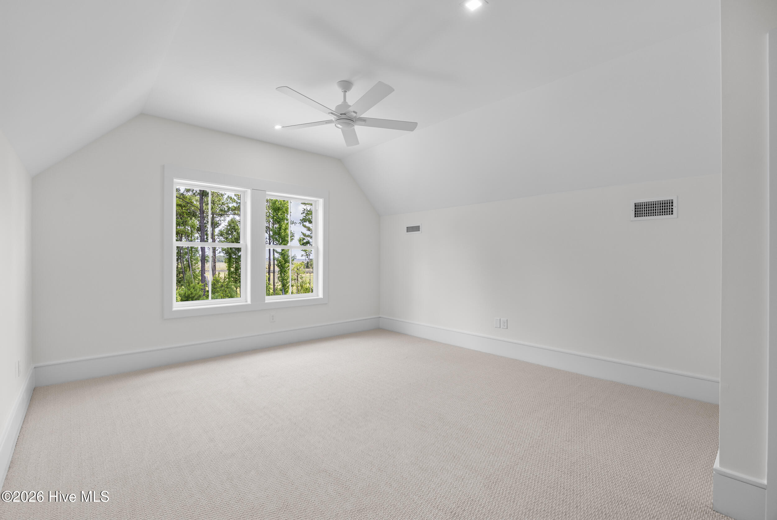 1552 Riverview Terrace Property Photo 33