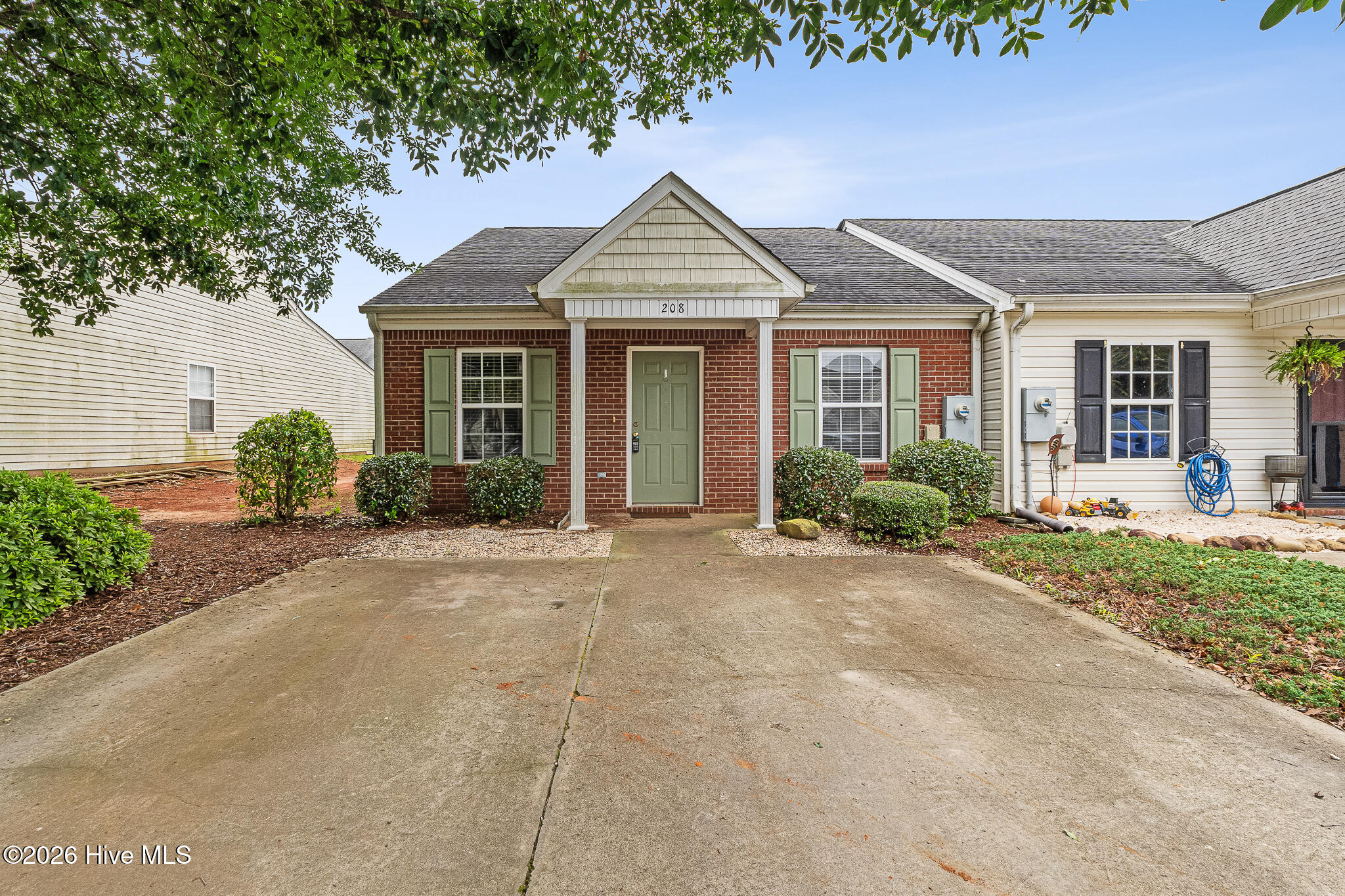 208 Satomi Way Property Photo 1
