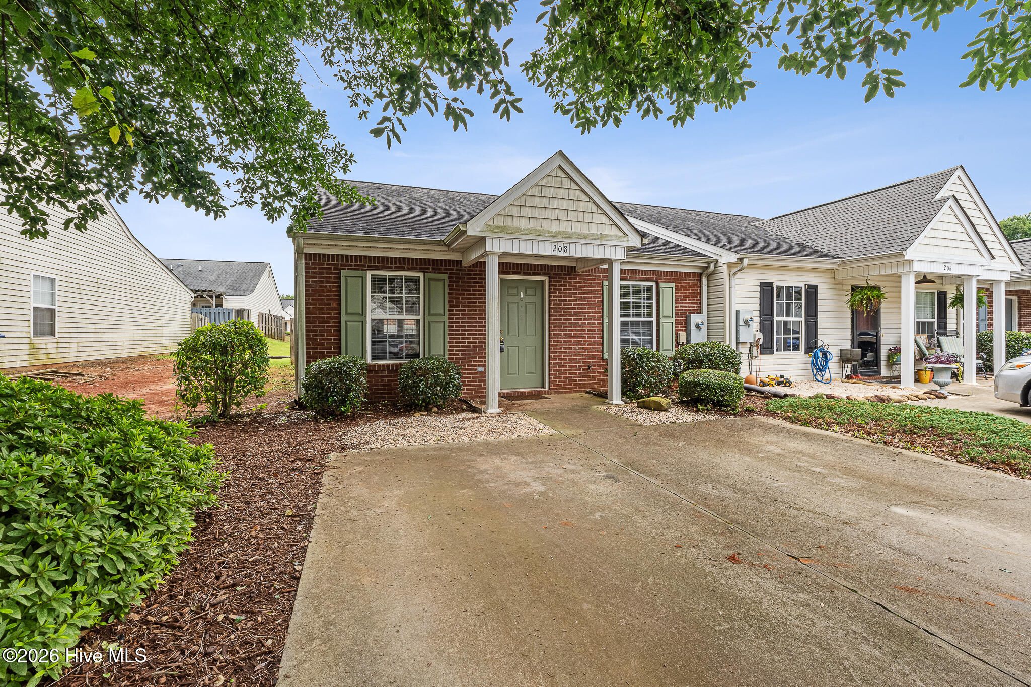 208 Satomi Way Property Photo 2