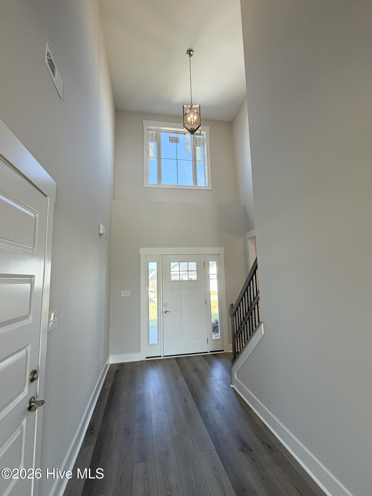 510 E Black Water Lane Property Photo 2