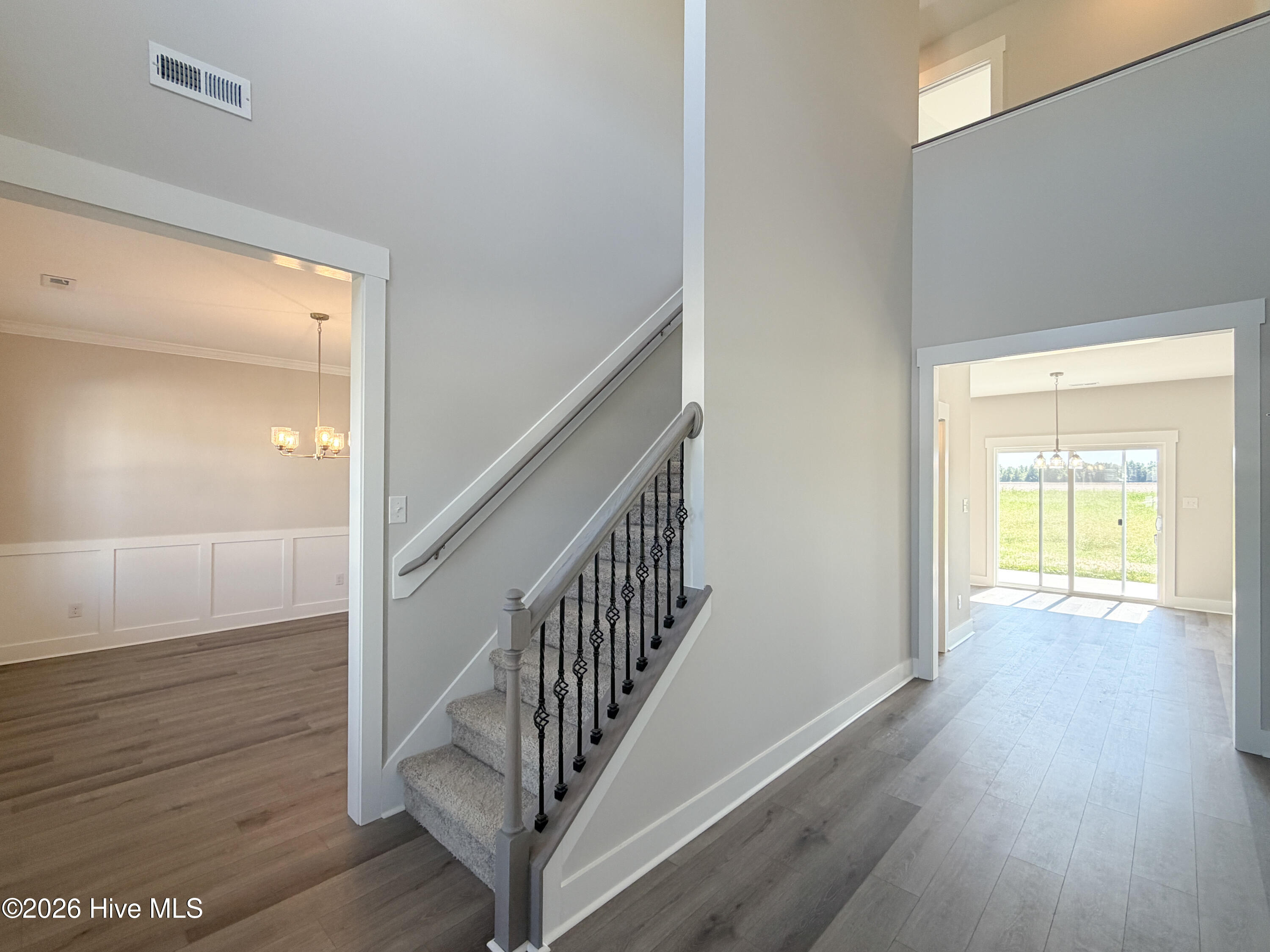 510 E Black Water Lane Property Photo 3