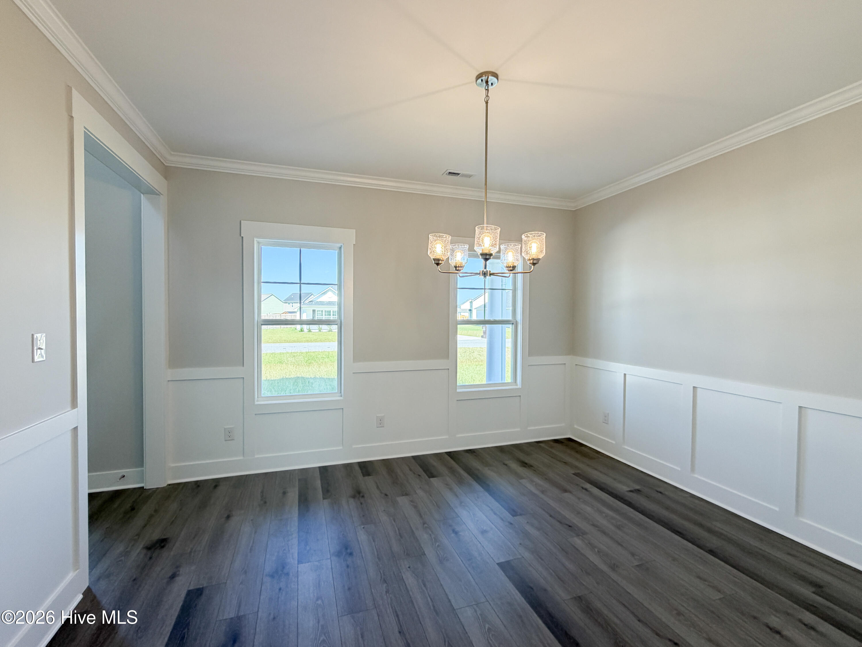 510 E Black Water Lane Property Photo 6