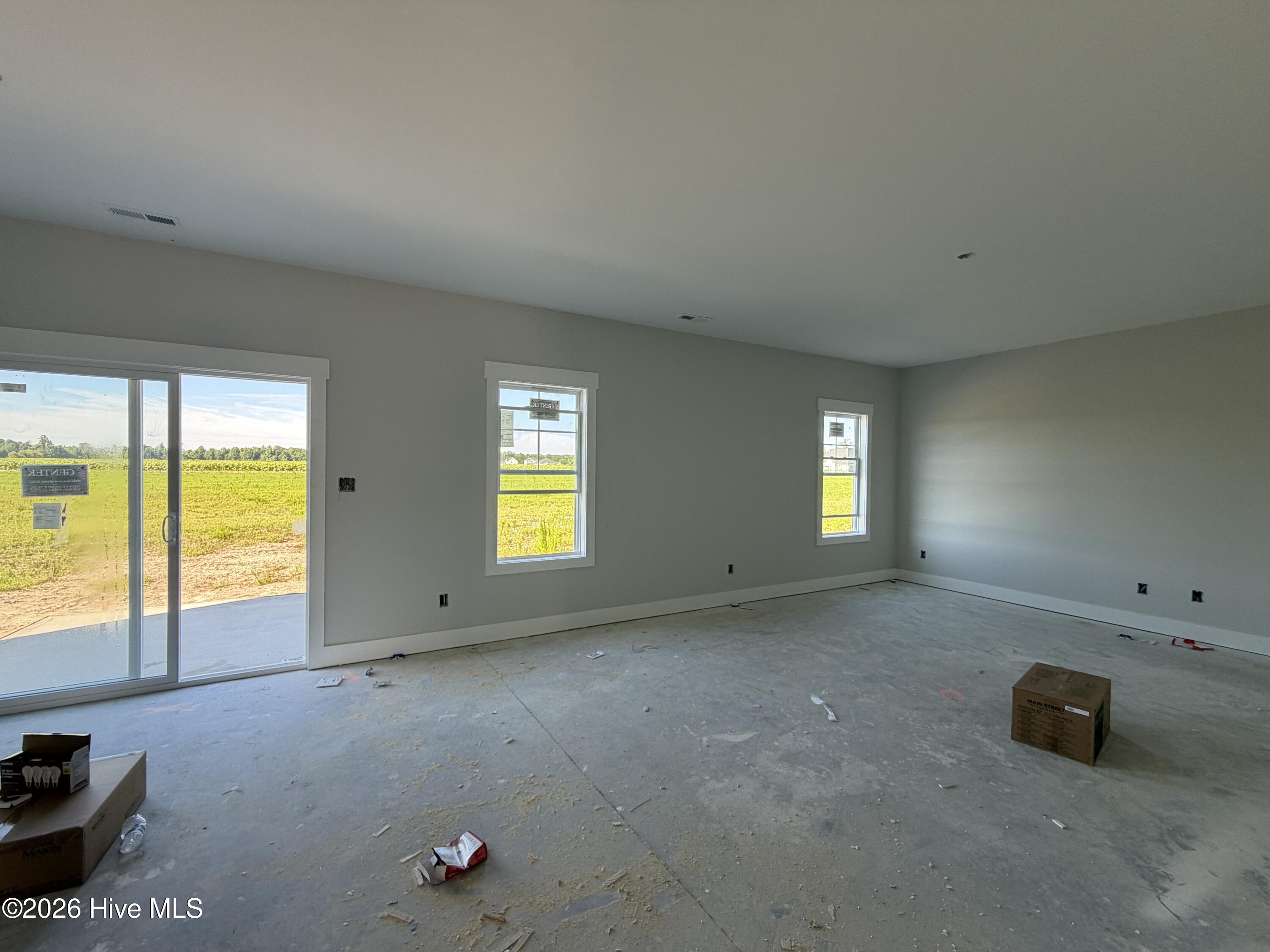 510 E Black Water Lane Property Photo 7