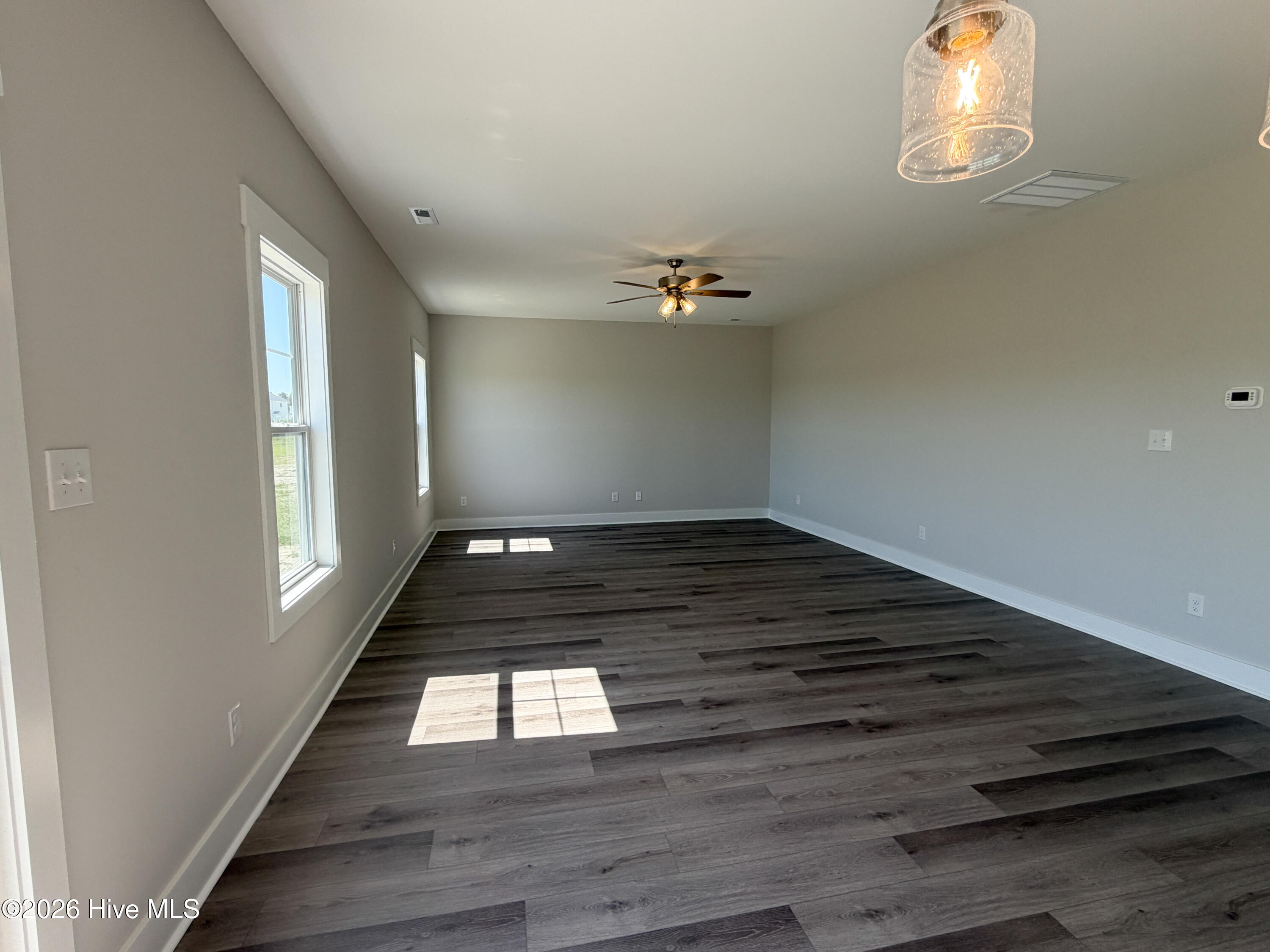 510 E Black Water Lane Property Photo 13