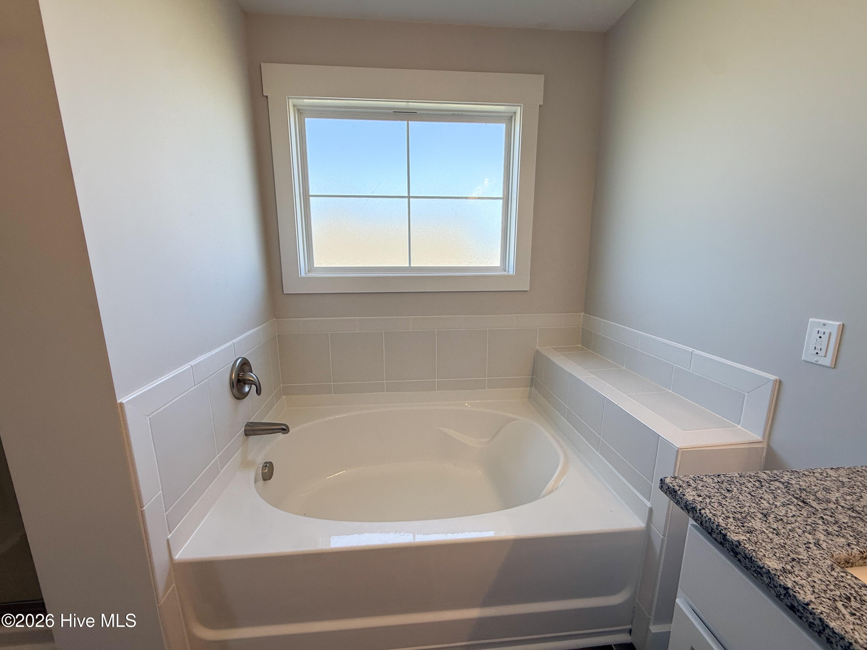 510 E Black Water Lane Property Photo 18