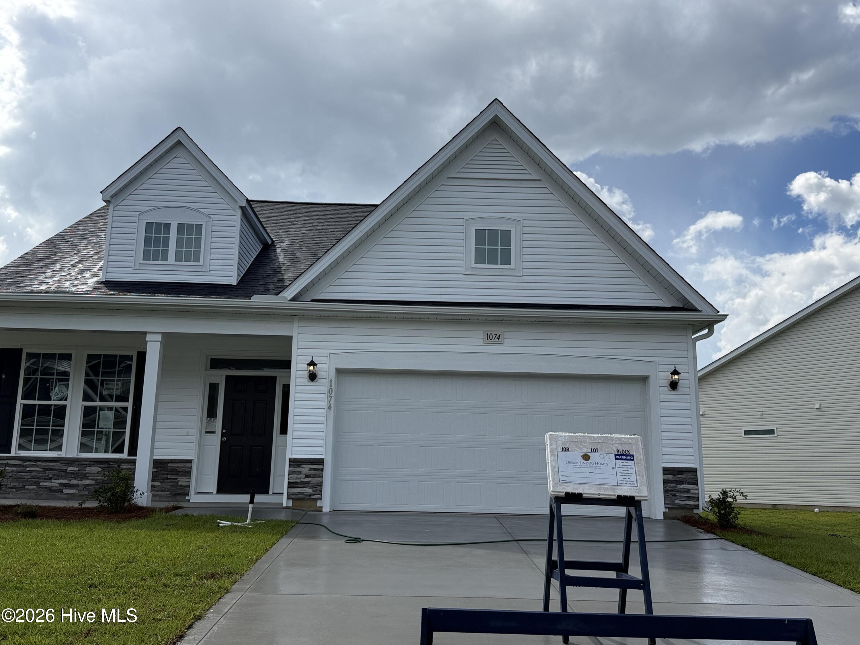 1074 Rosefield Way Nw Property Photo 1