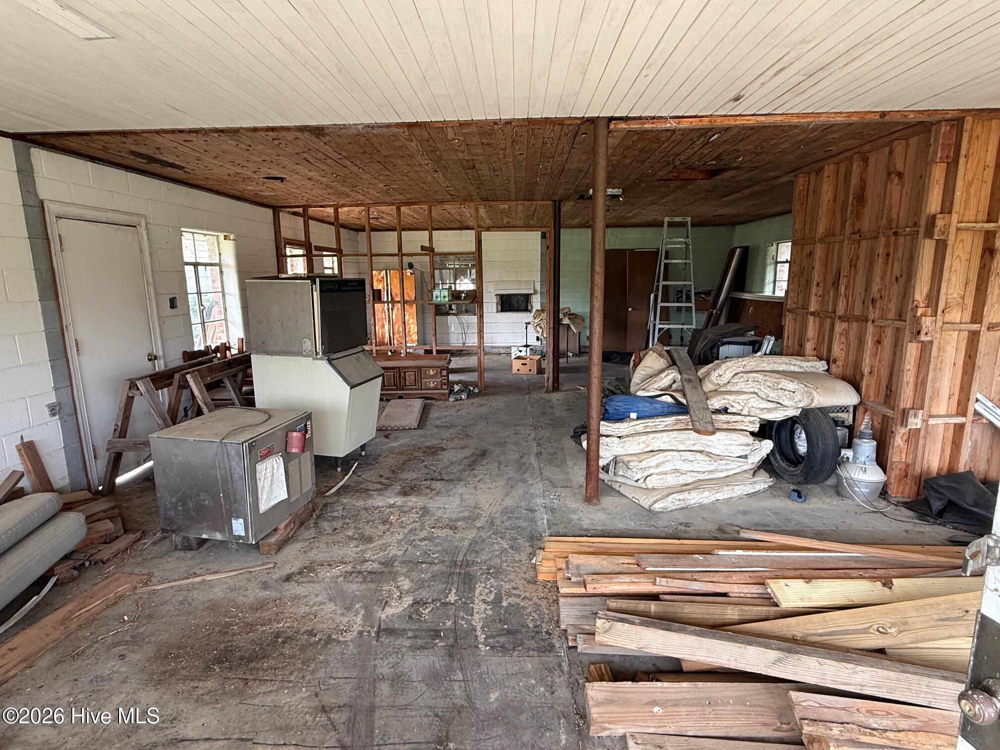 1434 Nc 53 Highway W Property Photo 9