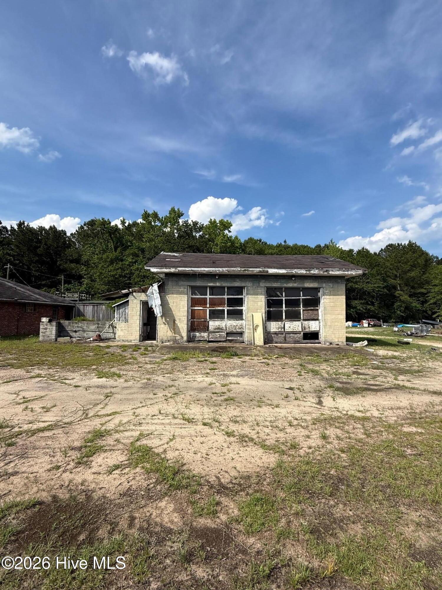 1434 Nc 53 Highway W Property Photo 11