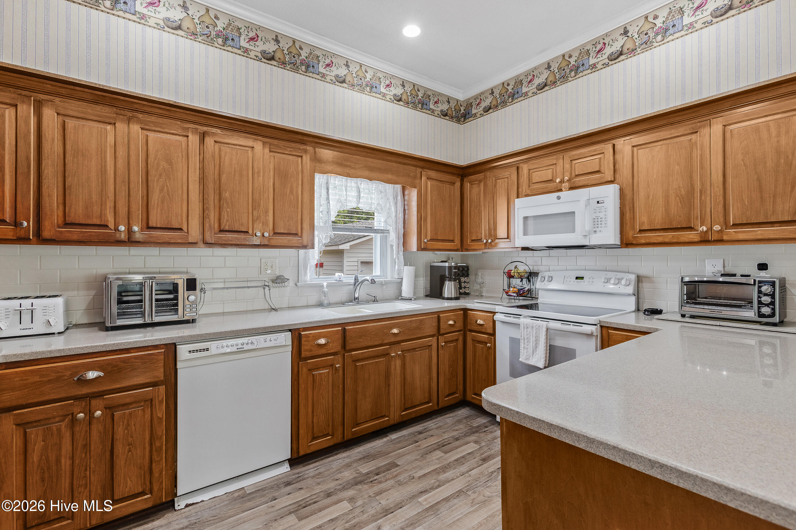 206 Crestwood Drive Property Photo 15
