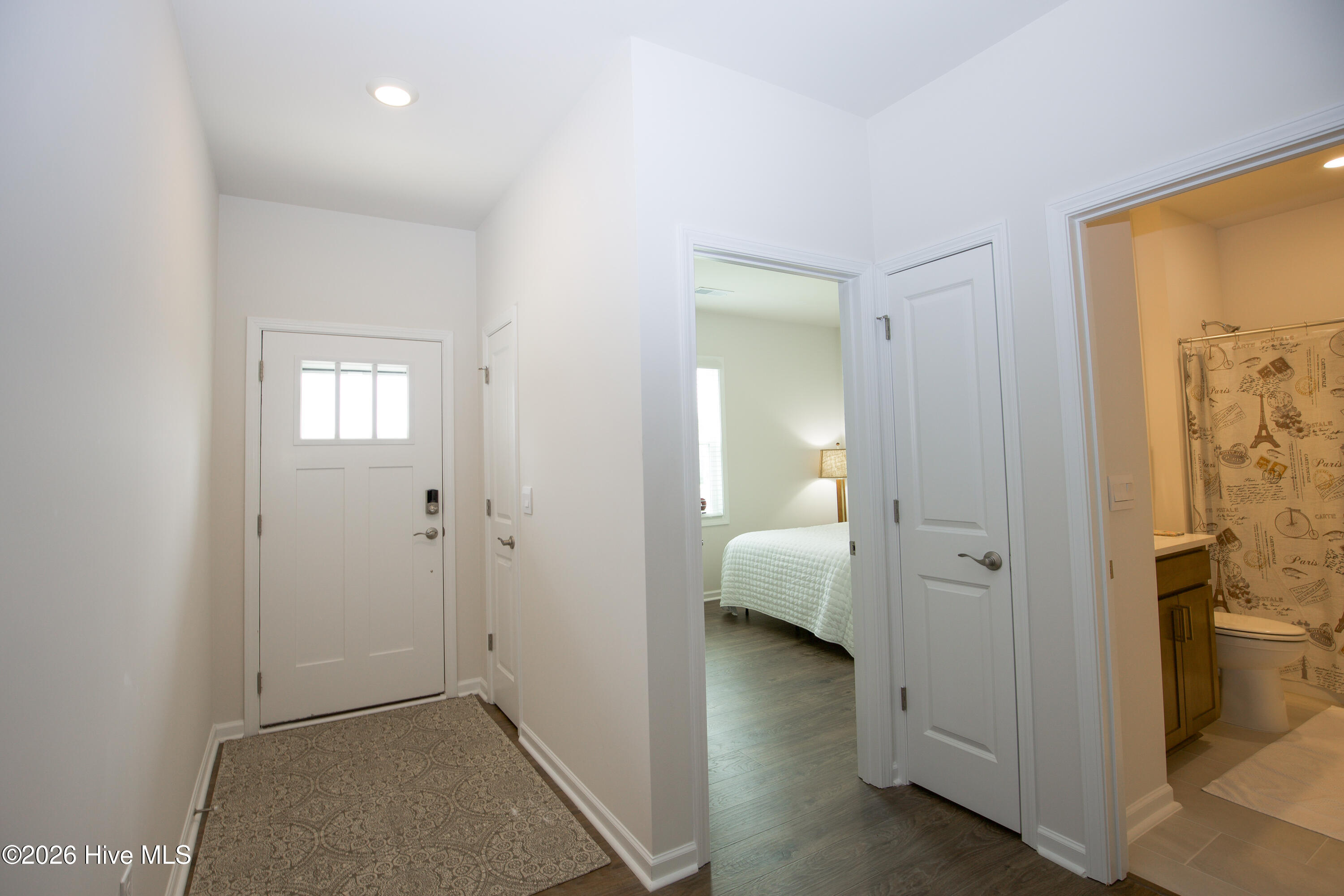 801 Amster Way Property Photo 3