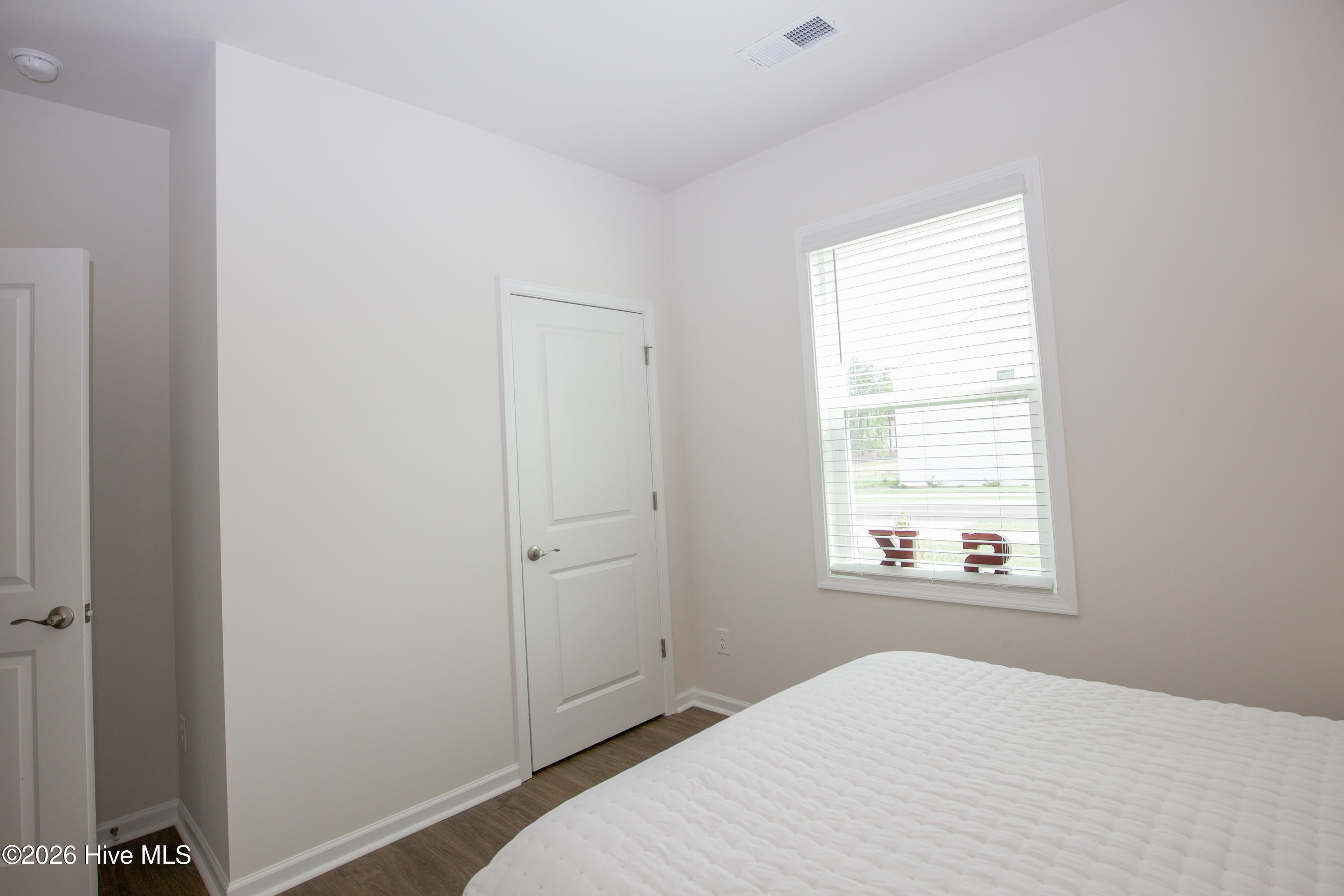 801 Amster Way Property Photo 6