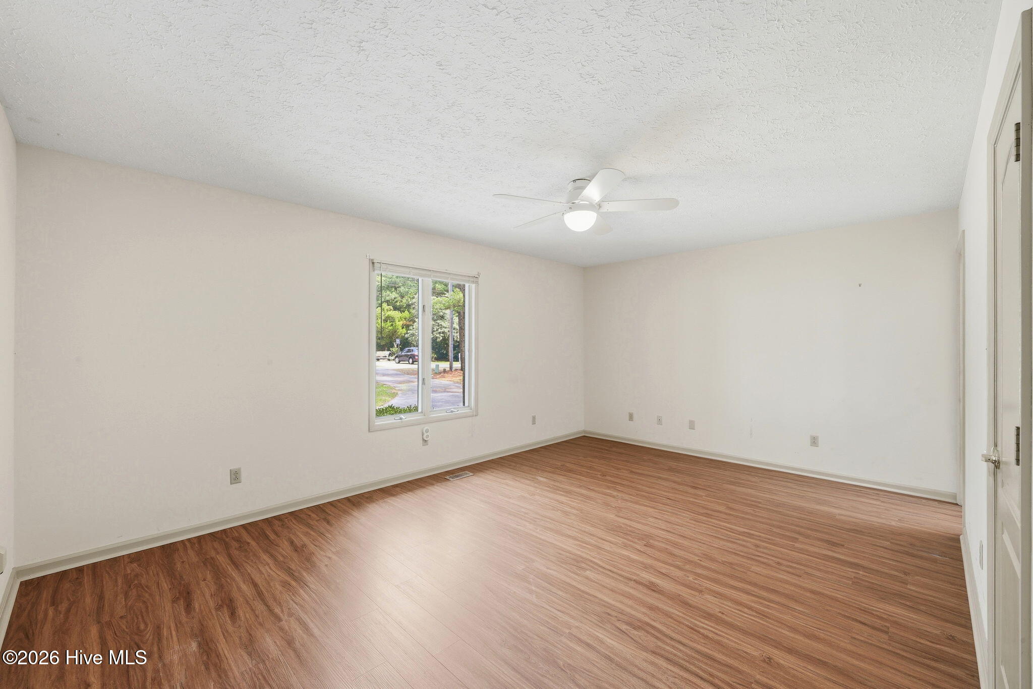 900 Crane Drive Property Photo 14