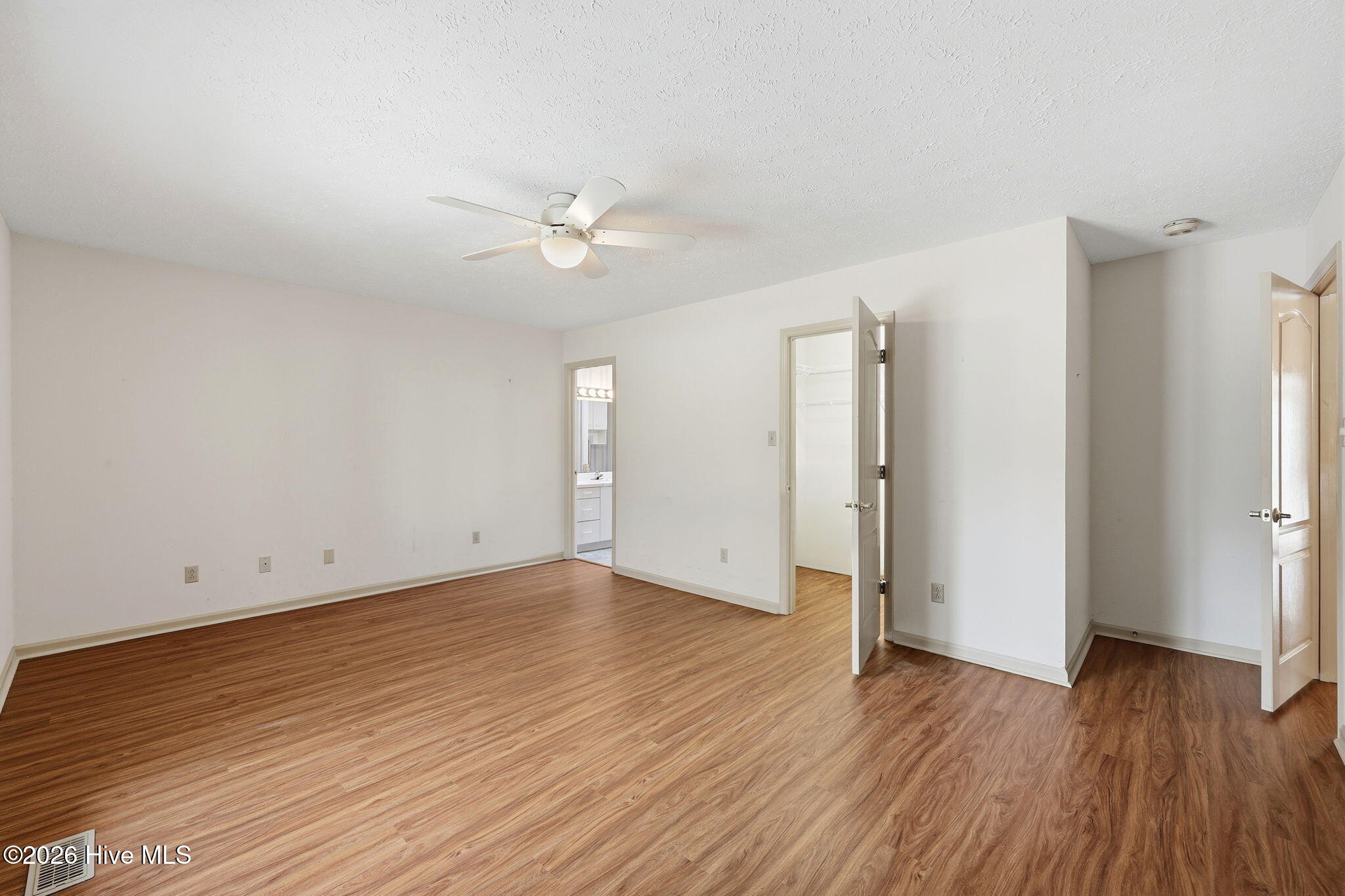 900 Crane Drive Property Photo 16