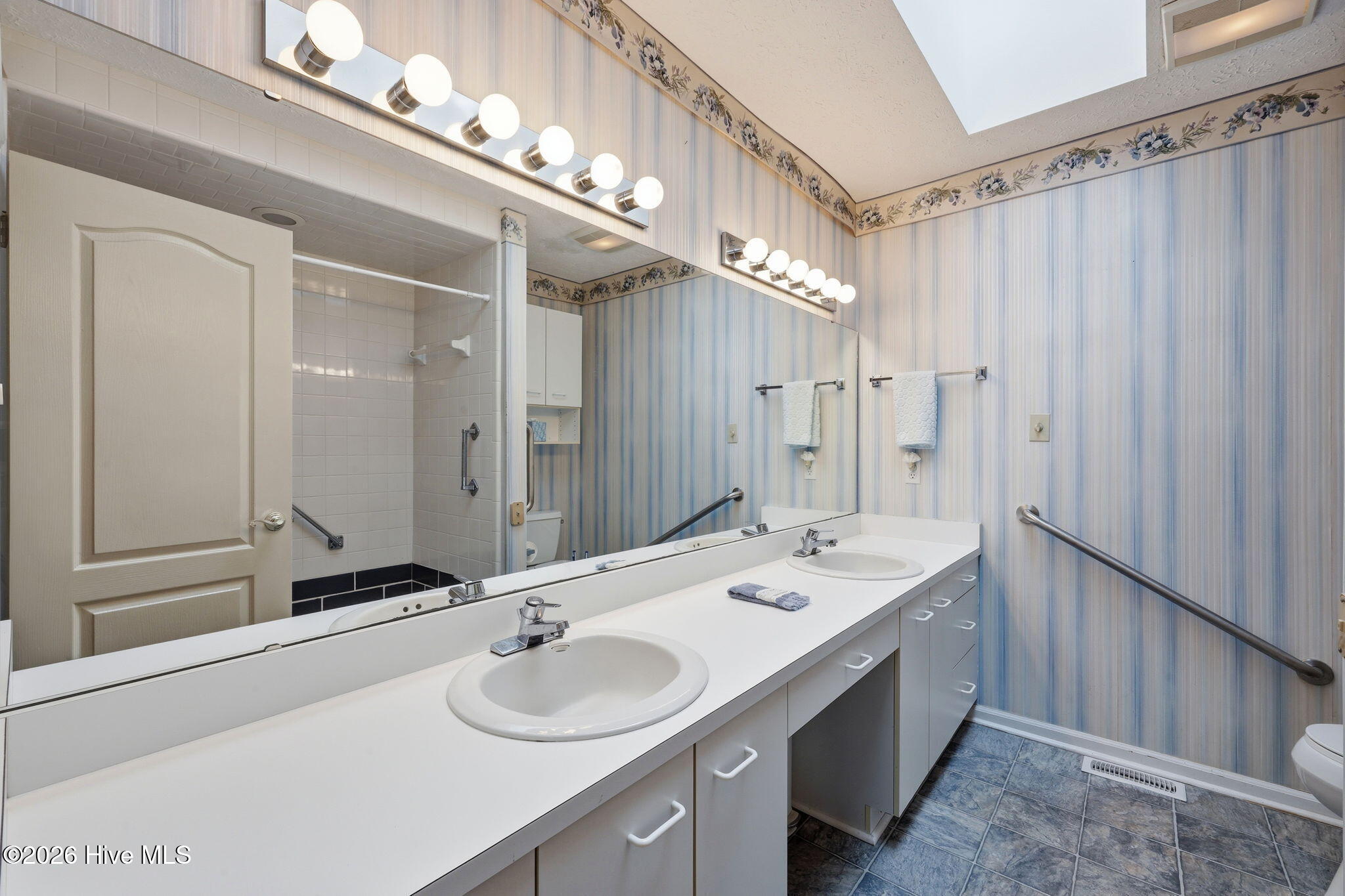 900 Crane Drive Property Photo 17