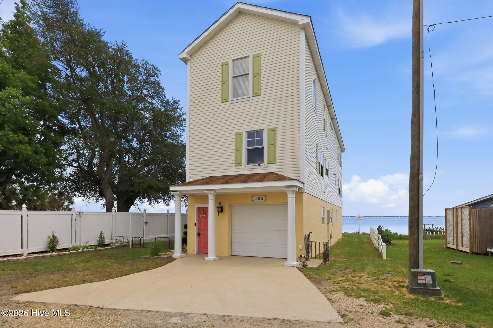 103 Waterfront Avenue Property Photo 2