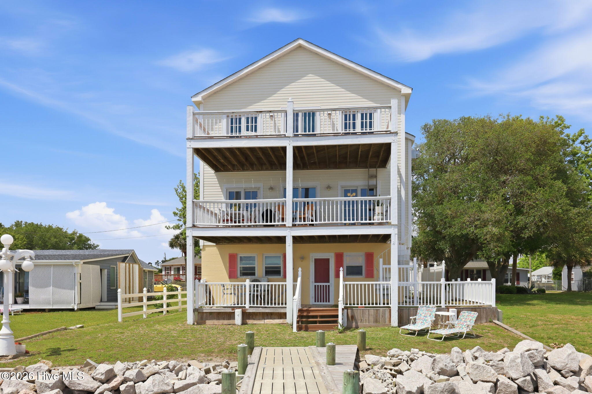 103 Waterfront Avenue Property Photo 3