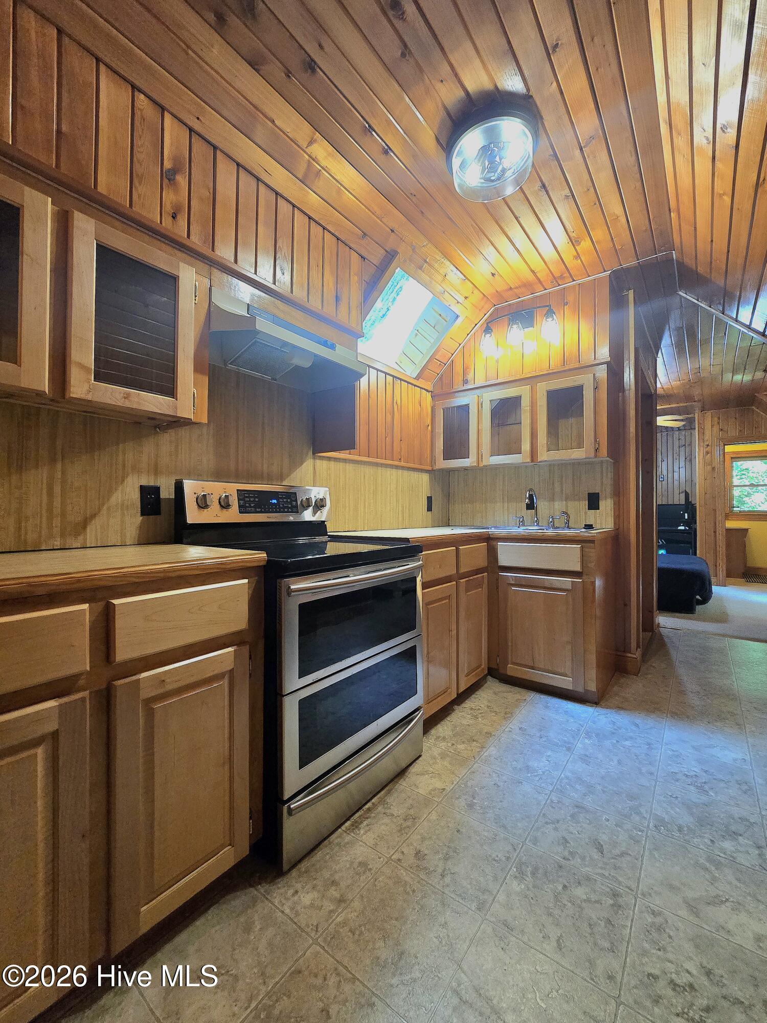 735 Daniels Road Property Photo 18