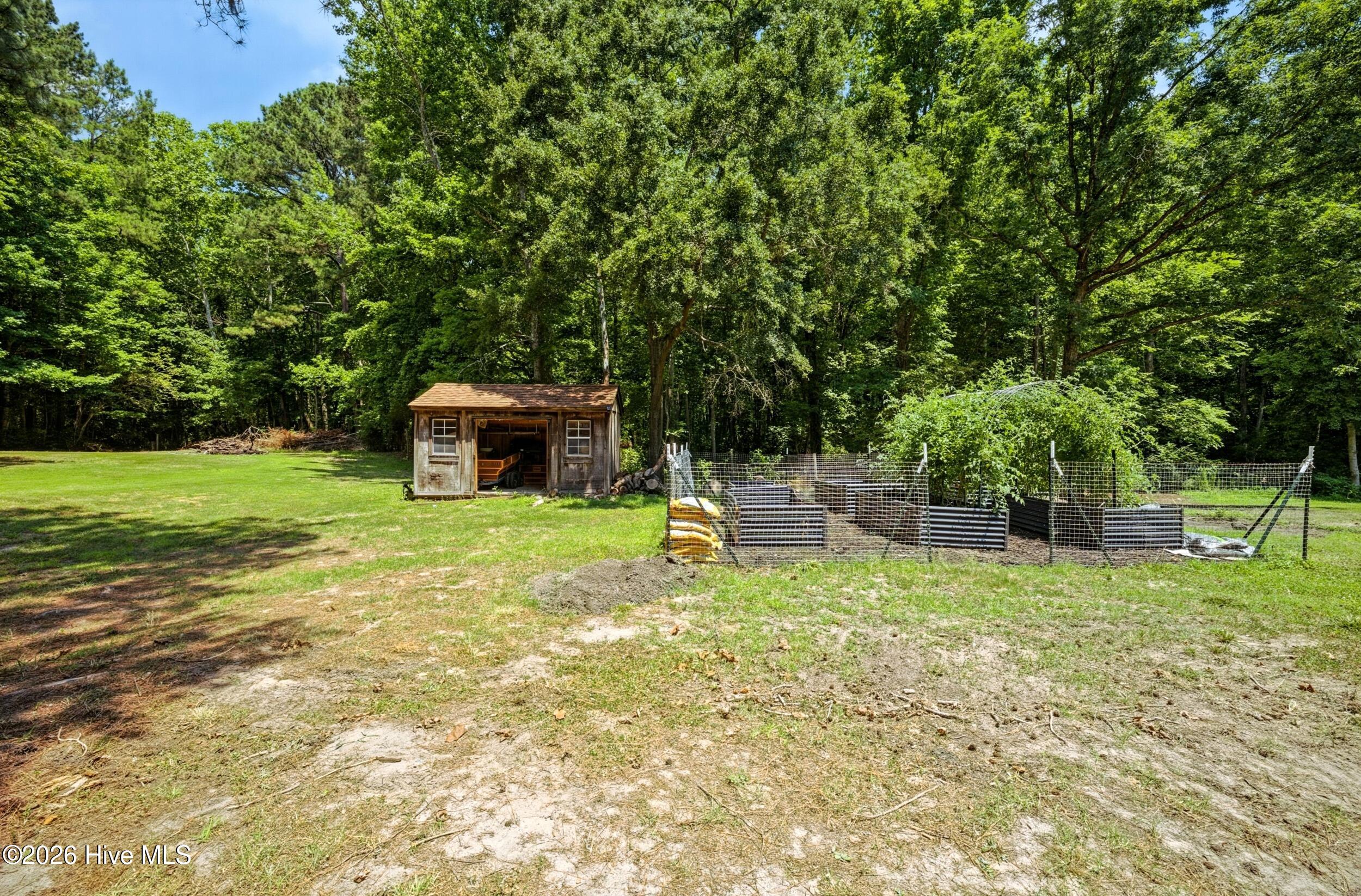 735 Daniels Road Property Photo 27