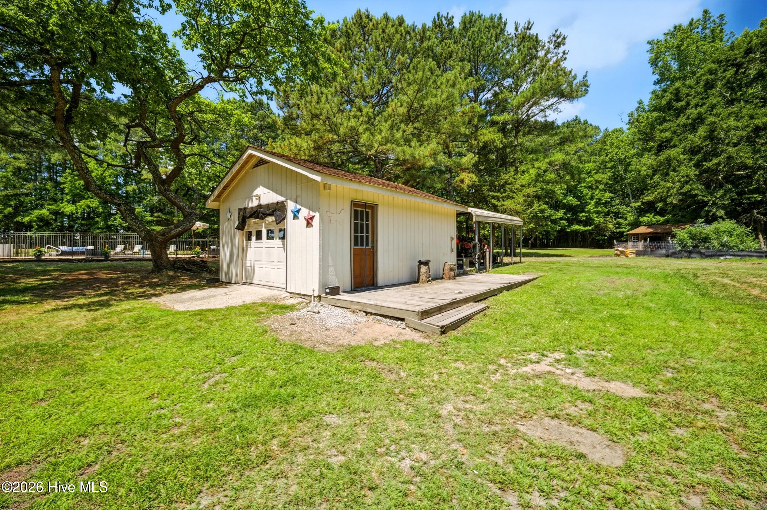 735 Daniels Road Property Photo 29