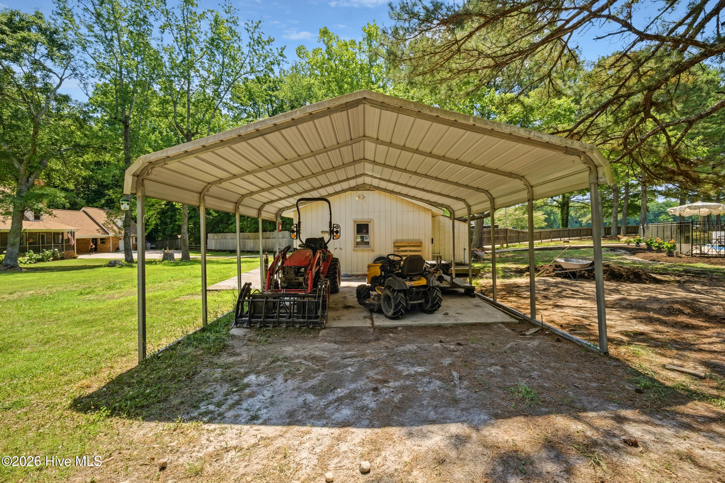 735 Daniels Road Property Photo 30