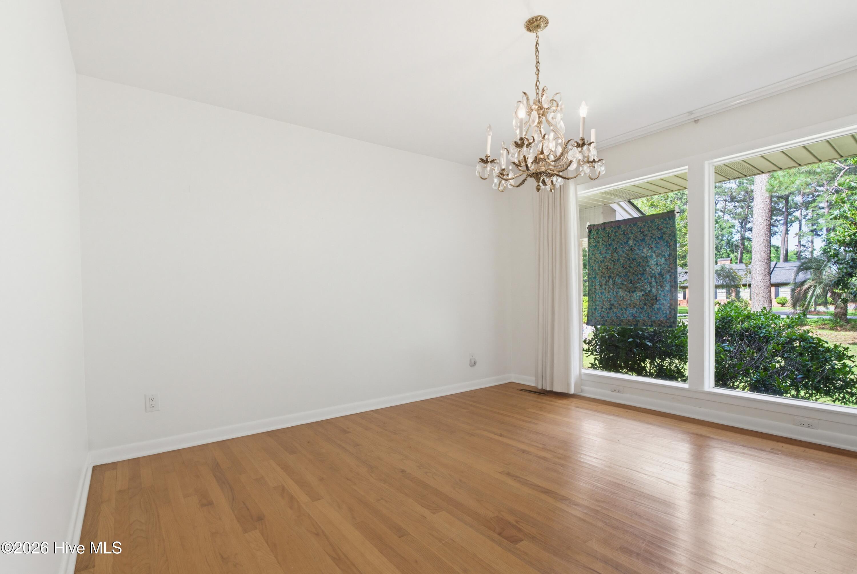 527 Edgewood Circle Property Photo 11