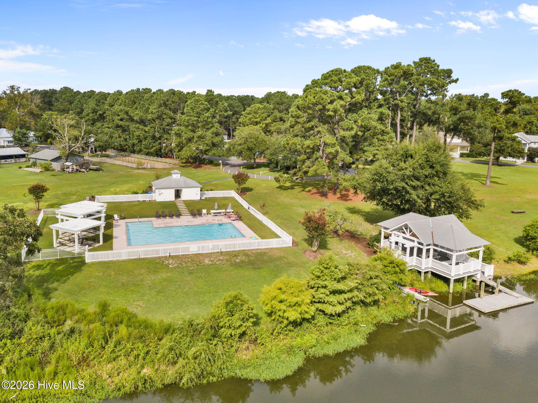 8040 Reunion Road Property Photo 3