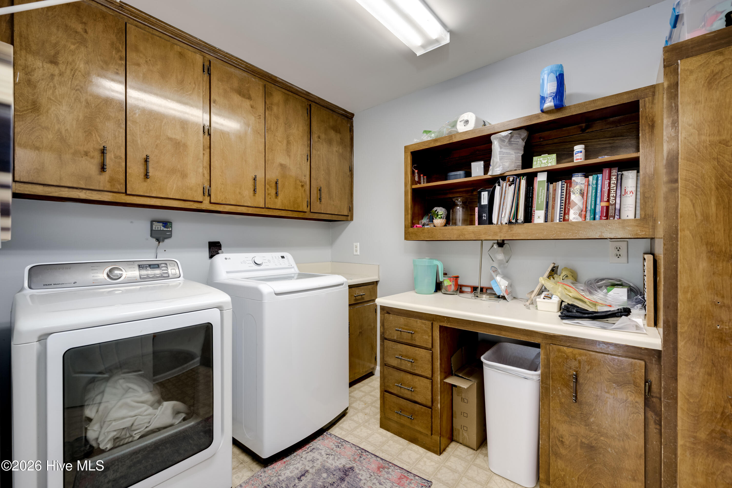 4198 Knollcrest Circle N Property Photo 30